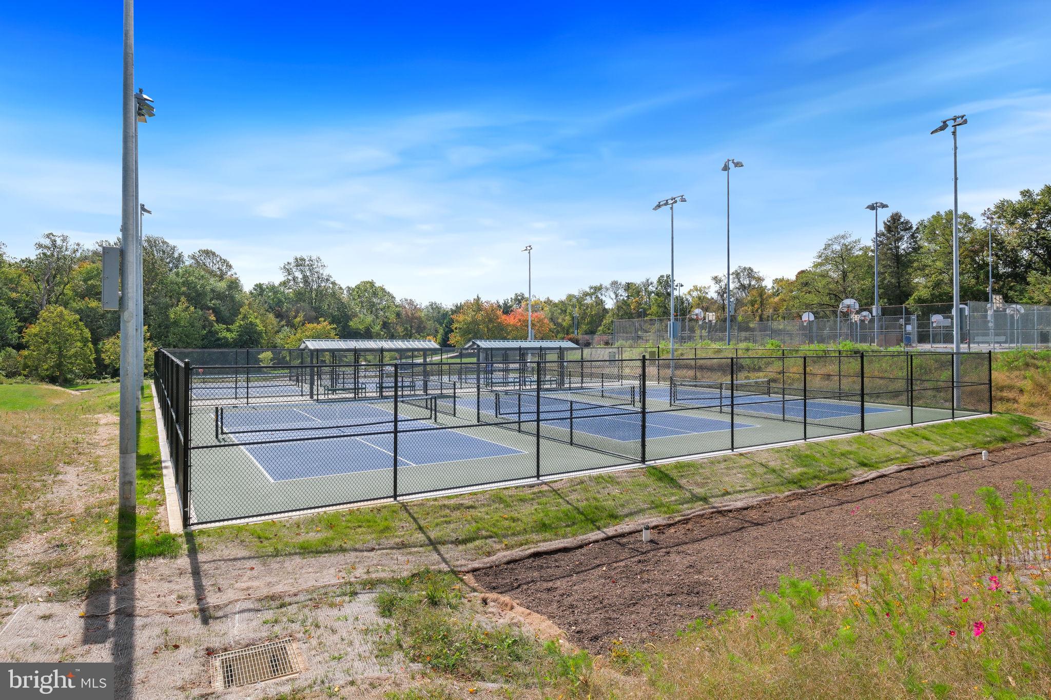 ROCKBURN TOWNSHP - Residential