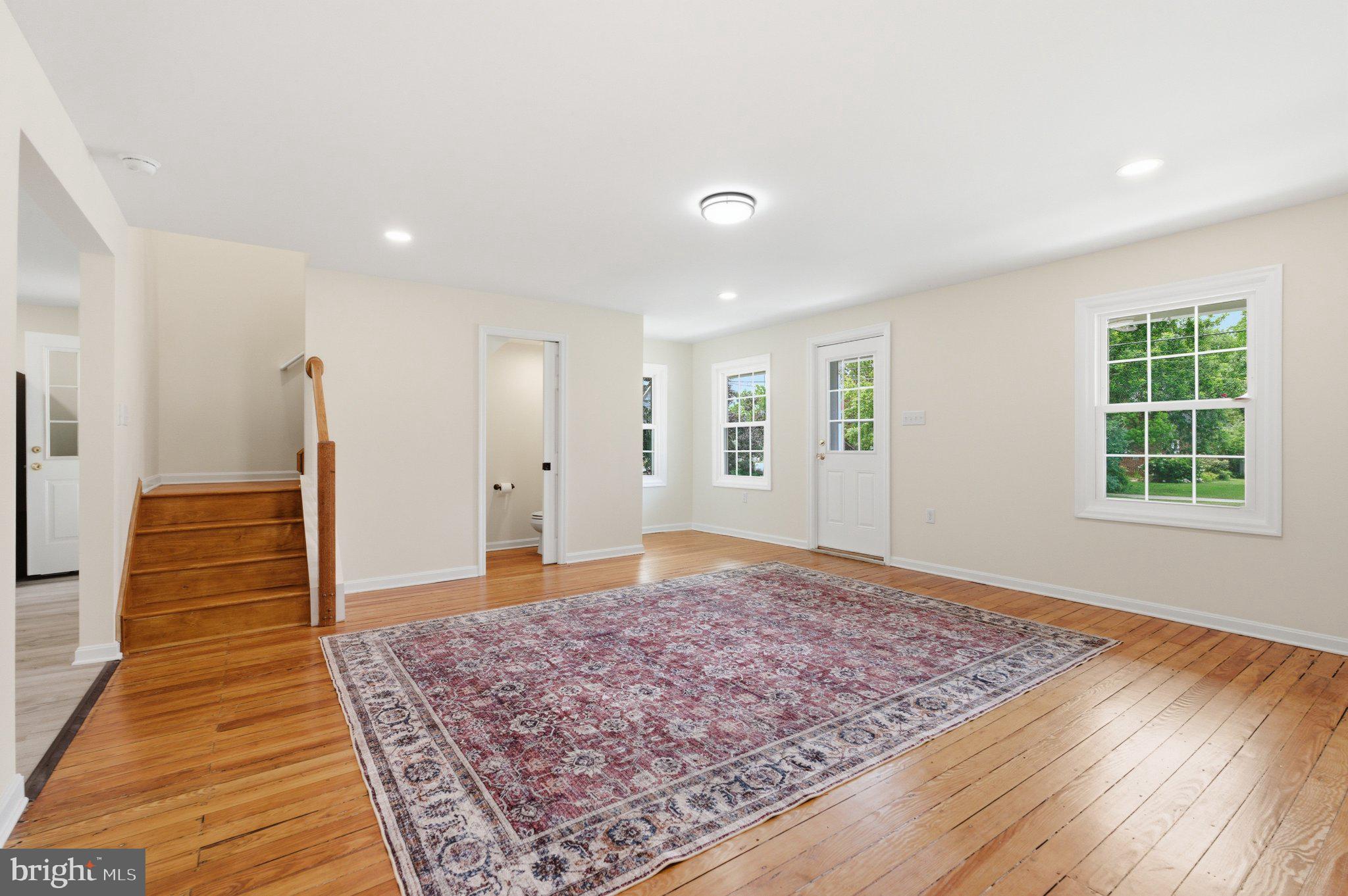 305 MAIN STREET N