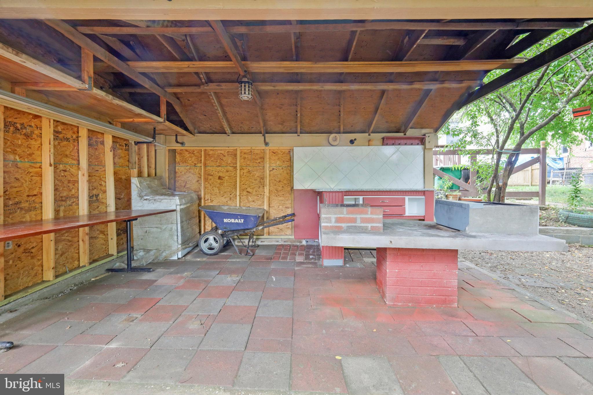 BRENTWOOD - Residential