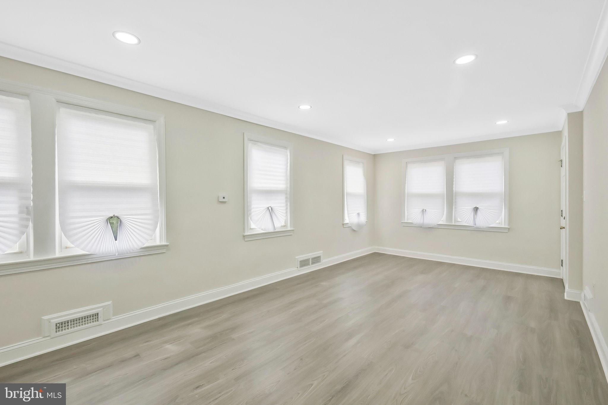 BRENTWOOD - Residential