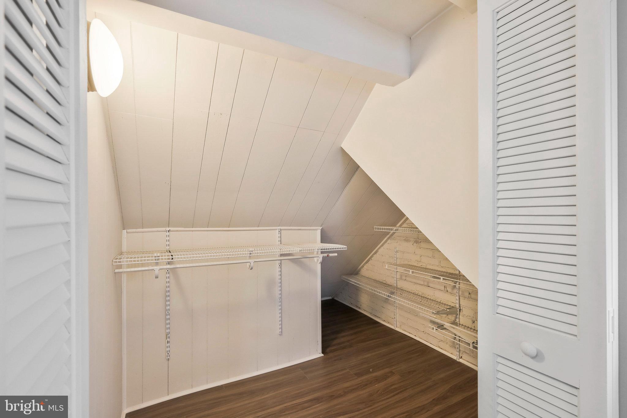 BRENTWOOD - Residential