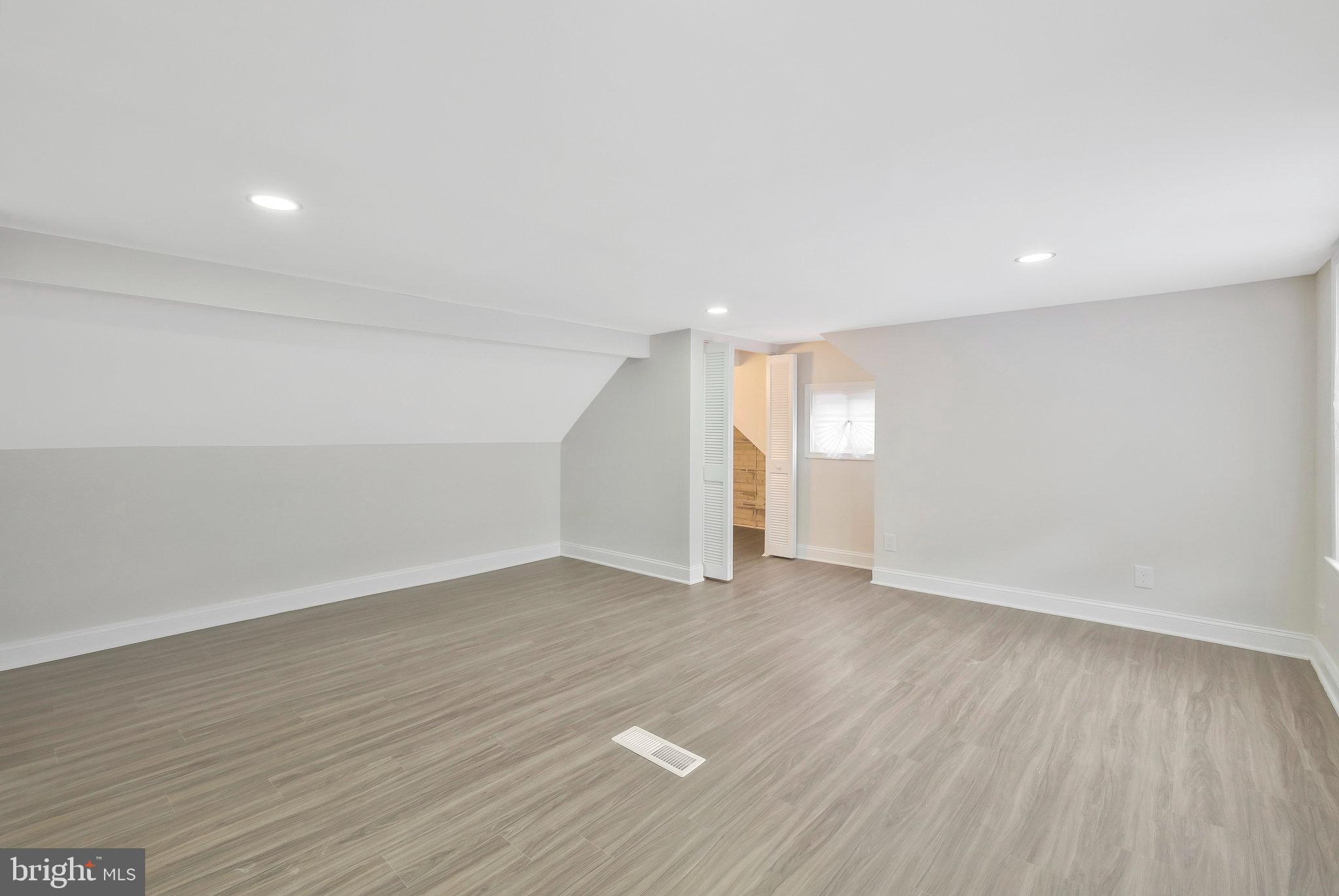 BRENTWOOD - Residential