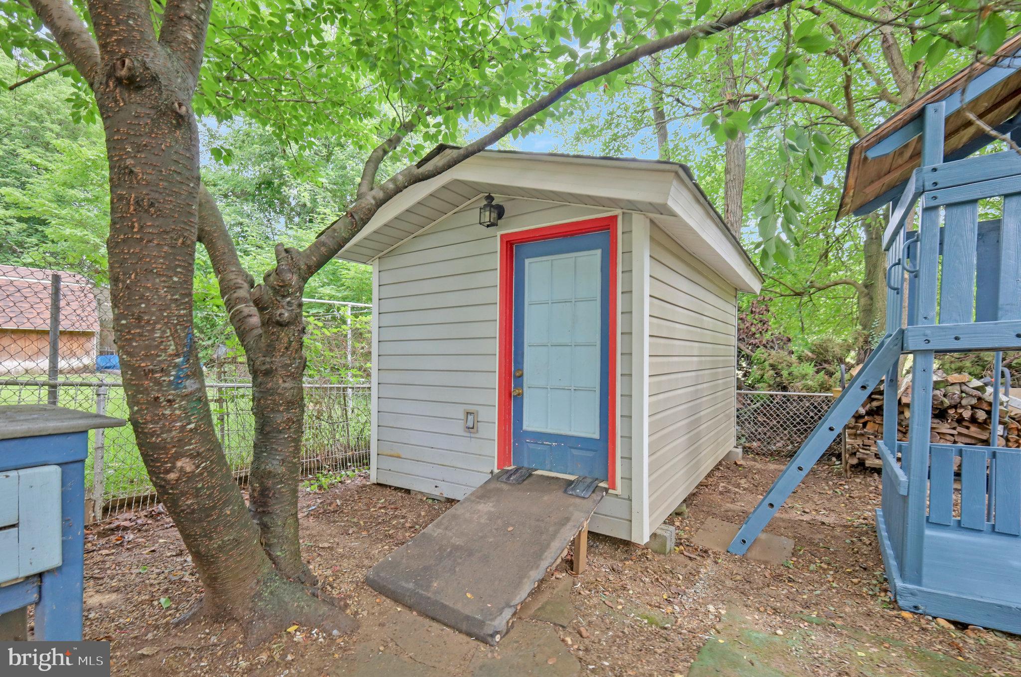 BRENTWOOD - Residential