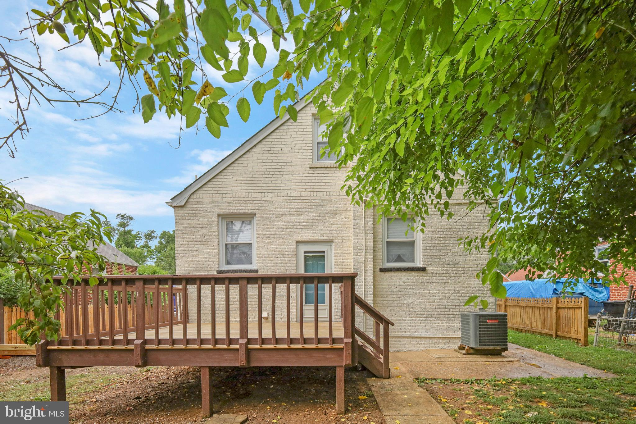 BRENTWOOD - Residential