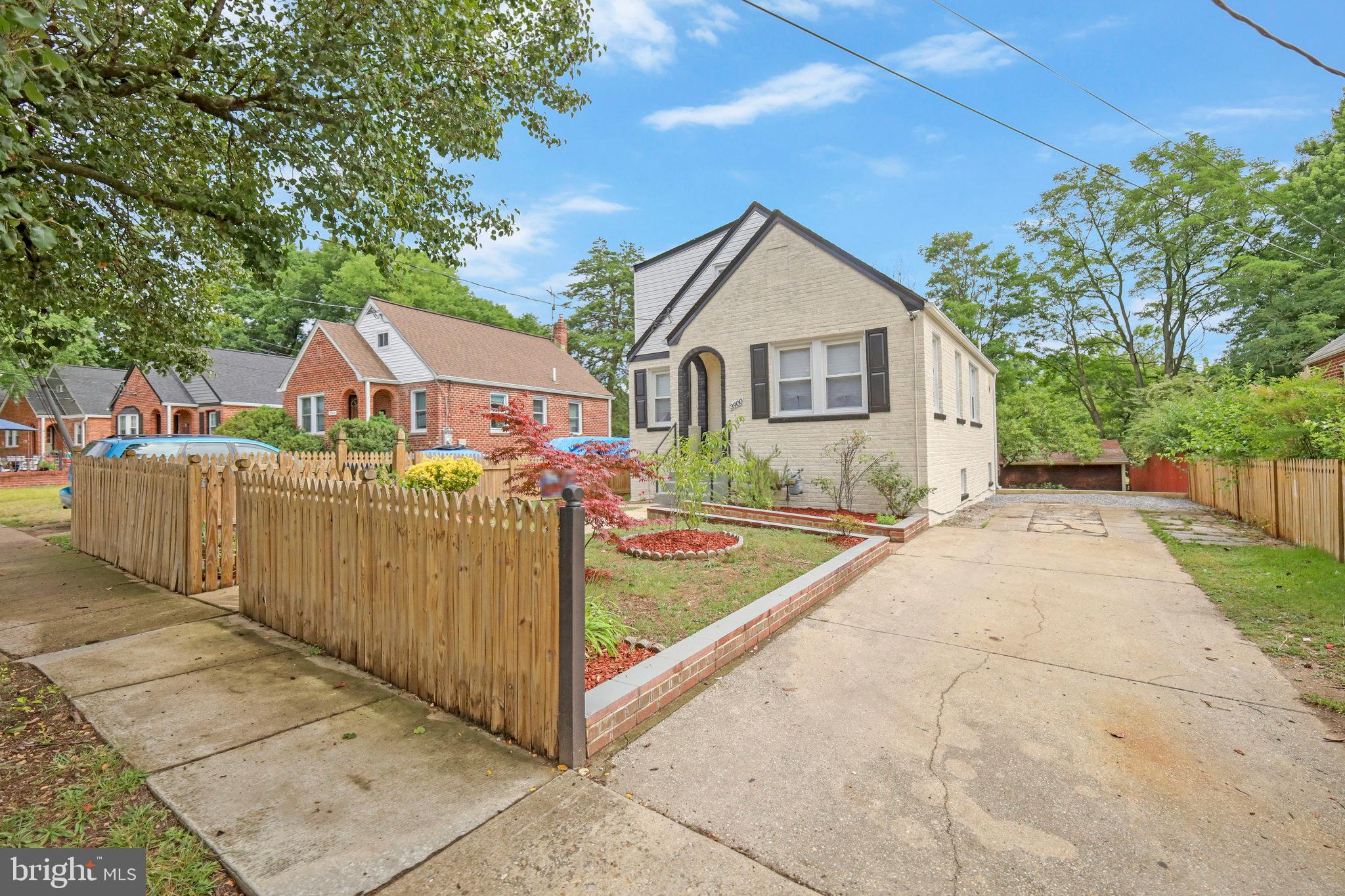 BRENTWOOD - Residential