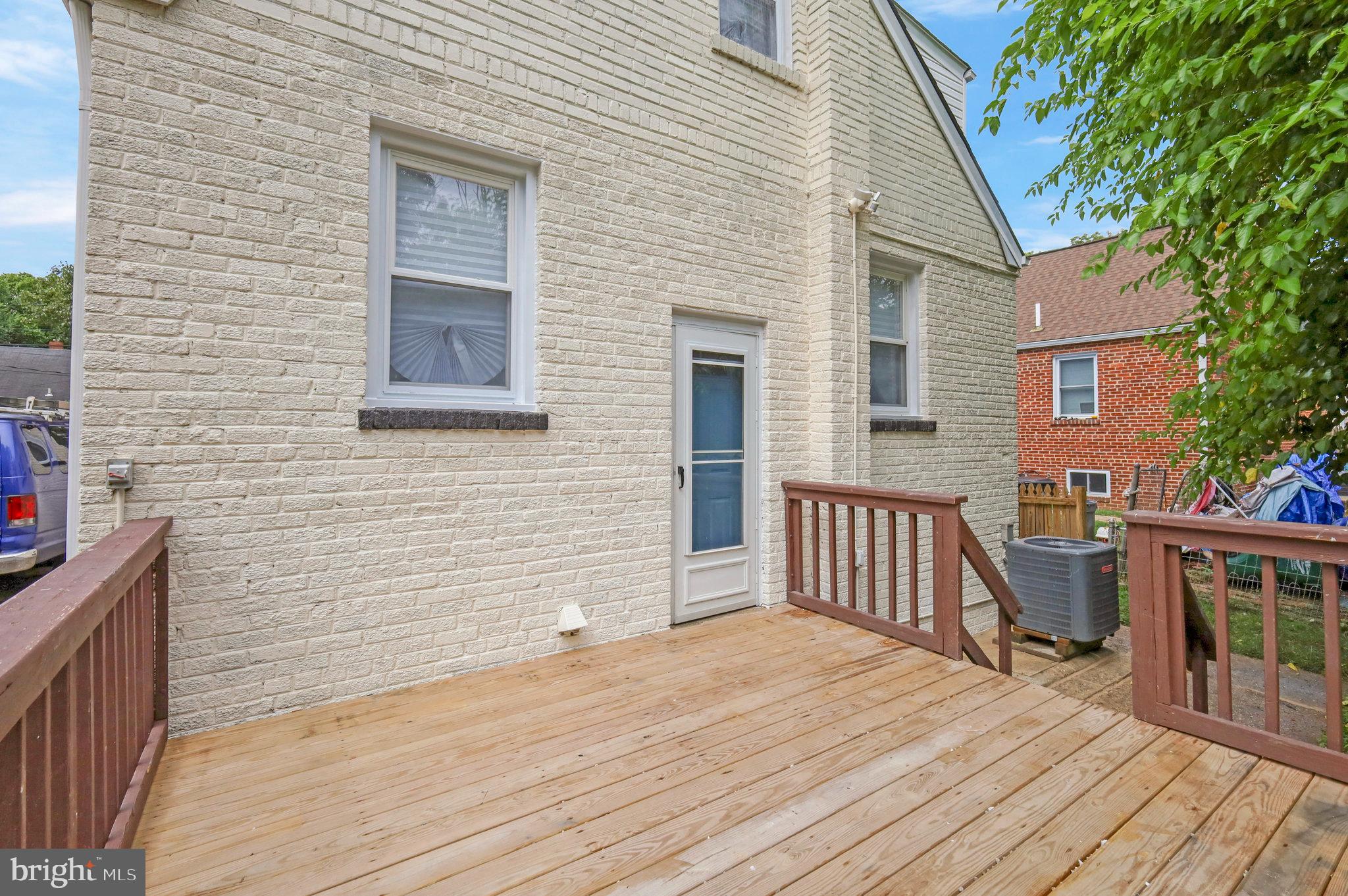 BRENTWOOD - Residential