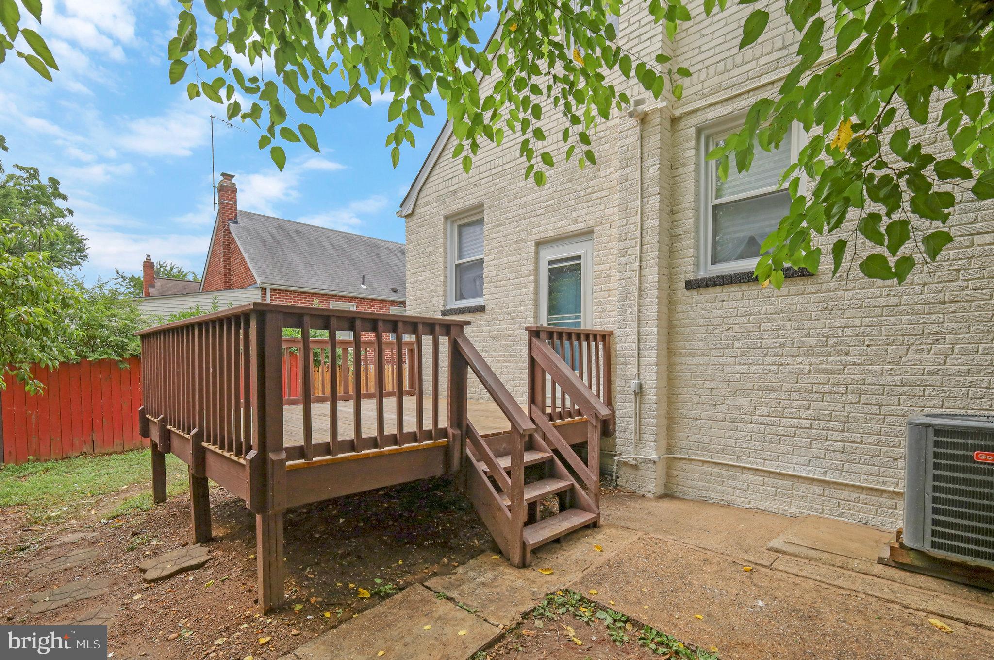 BRENTWOOD - Residential