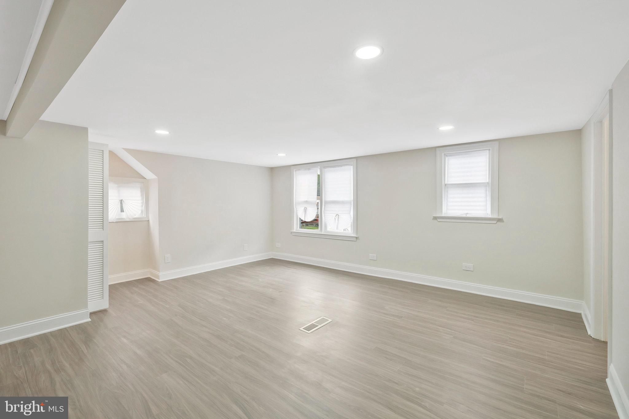 BRENTWOOD - Residential