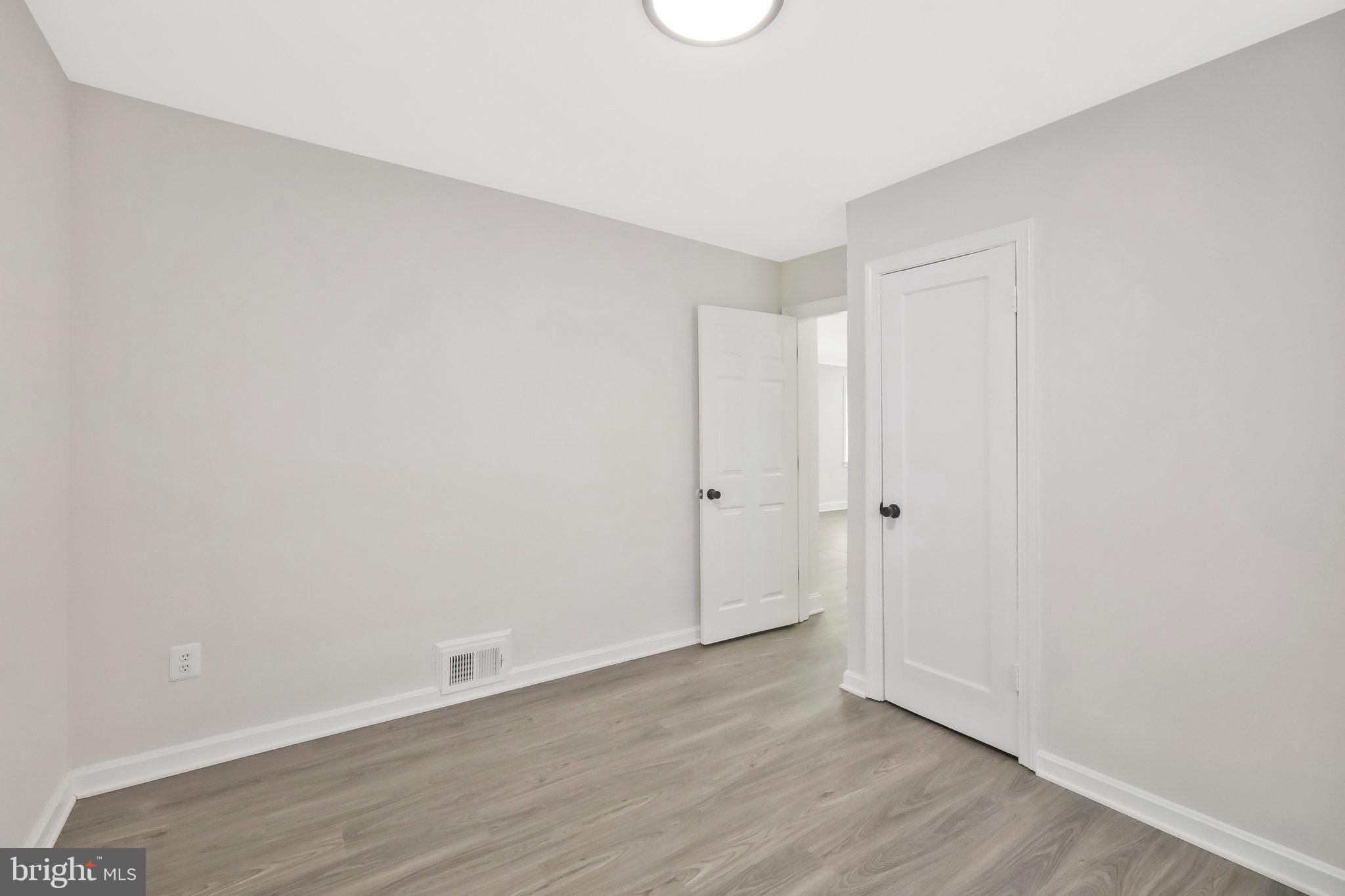 BRENTWOOD - Residential