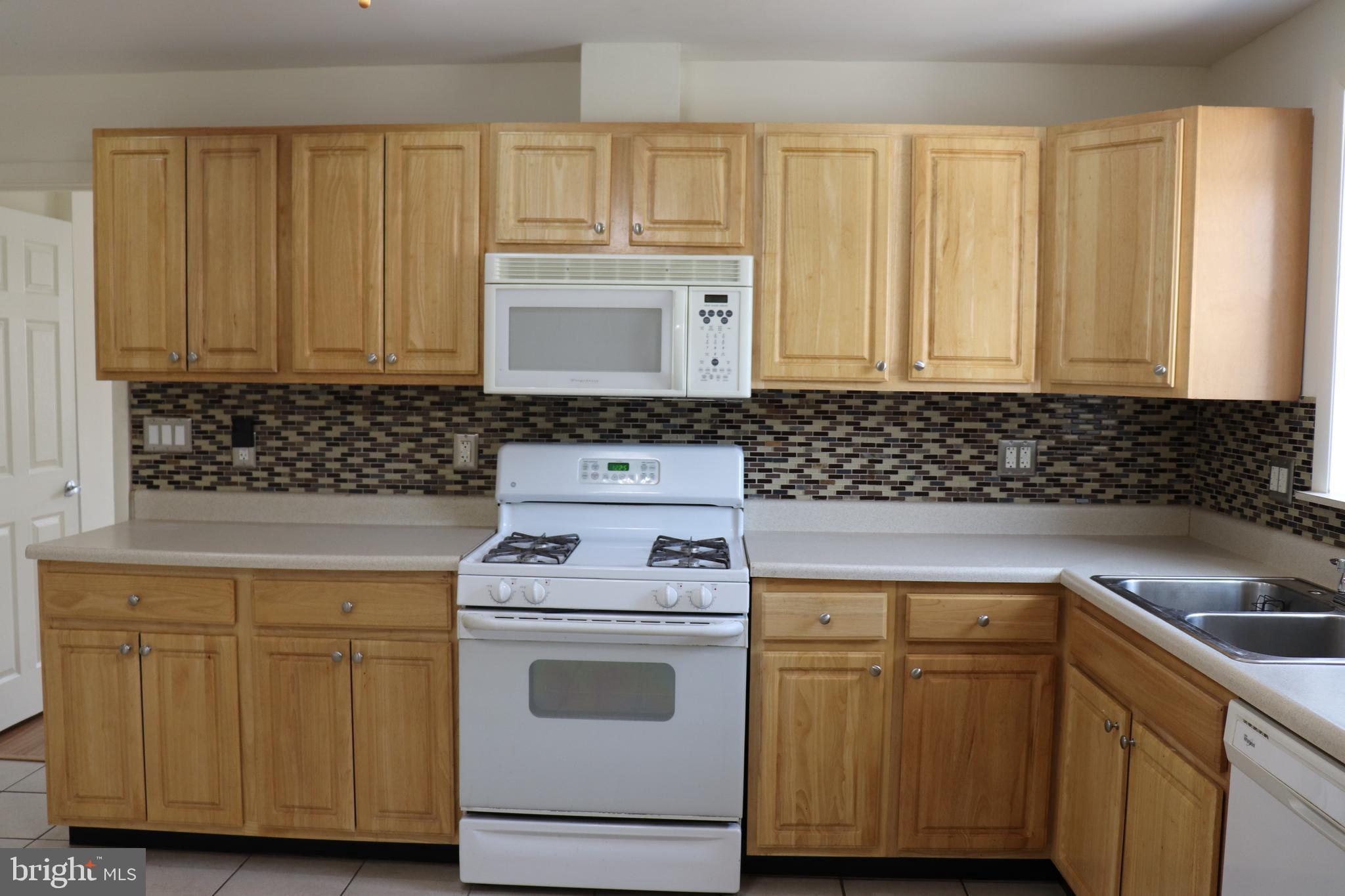 GREEKTOWN - Residential Lease