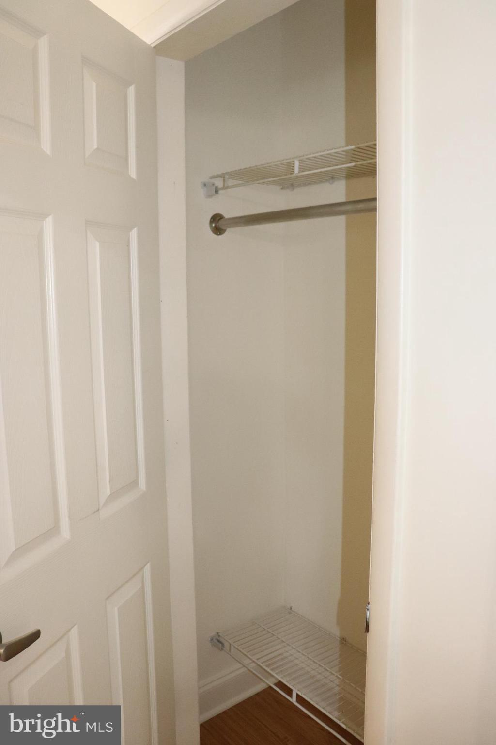 GREEKTOWN - Residential Lease