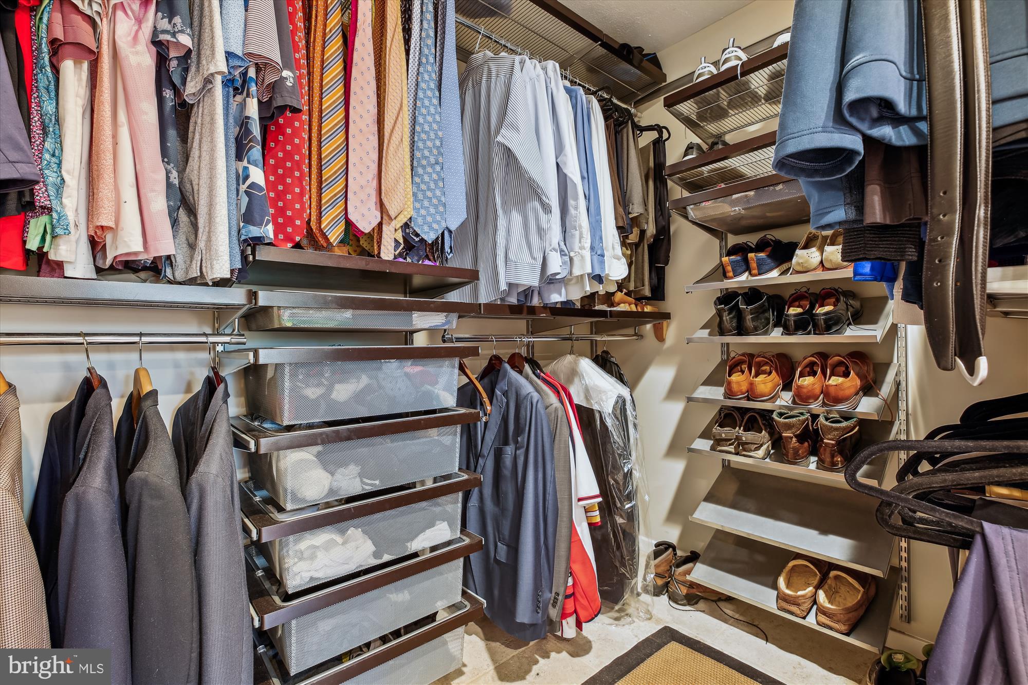 MANOR PARK - Residential