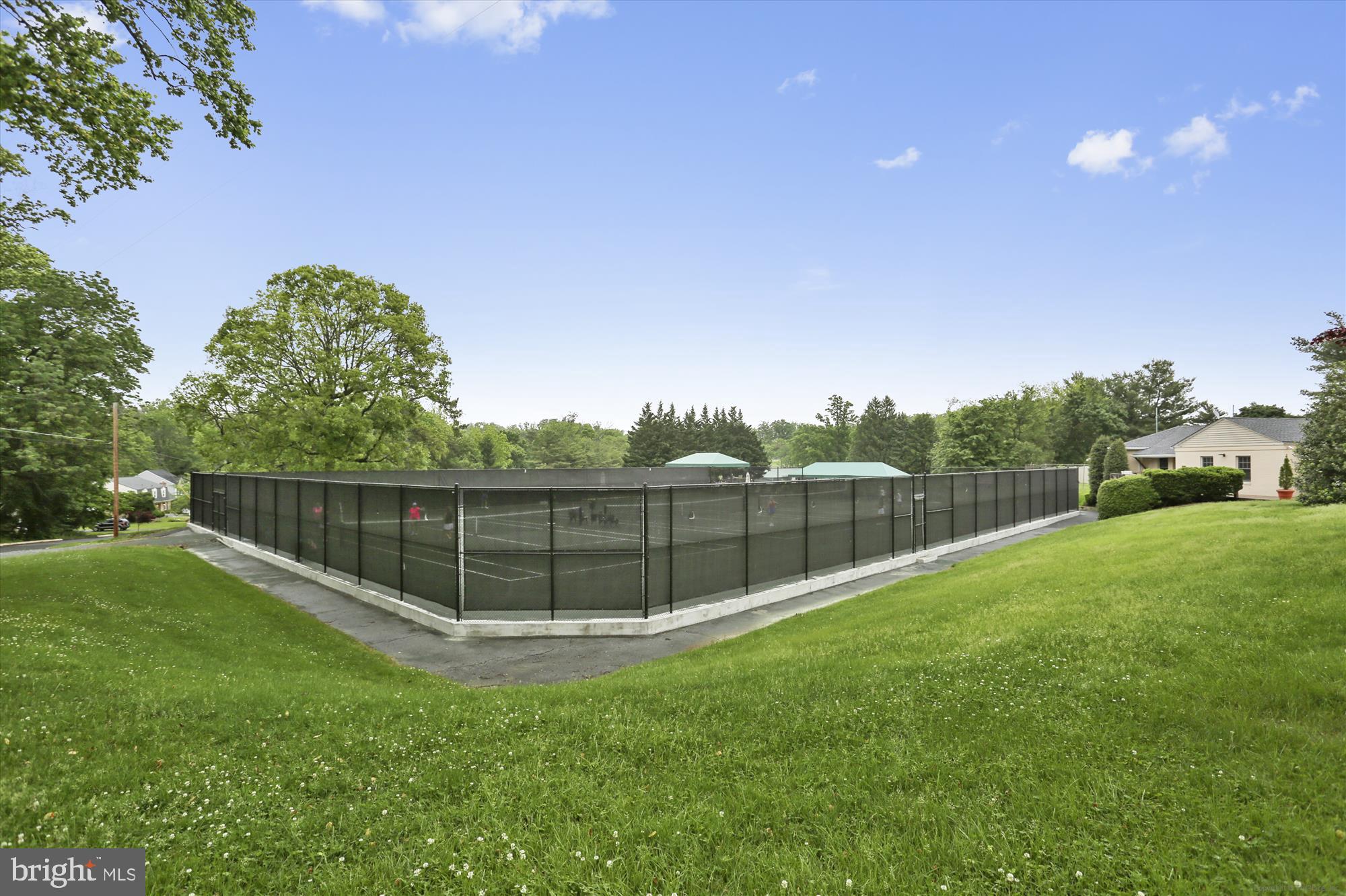 MANOR PARK - Residential