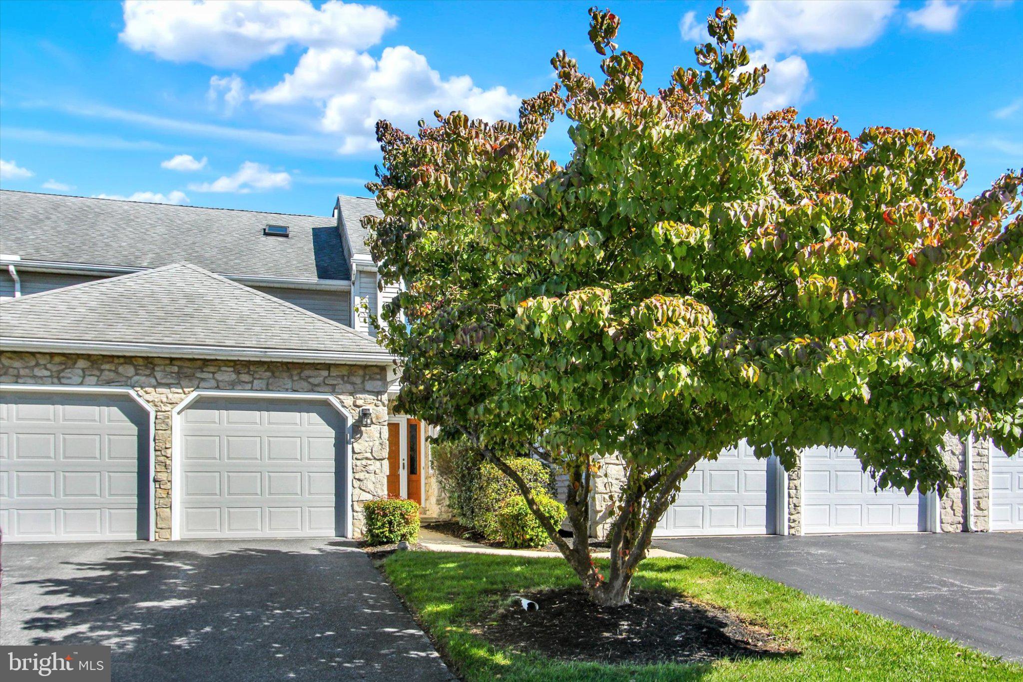2563 FAIRWAY DRIVE 2563