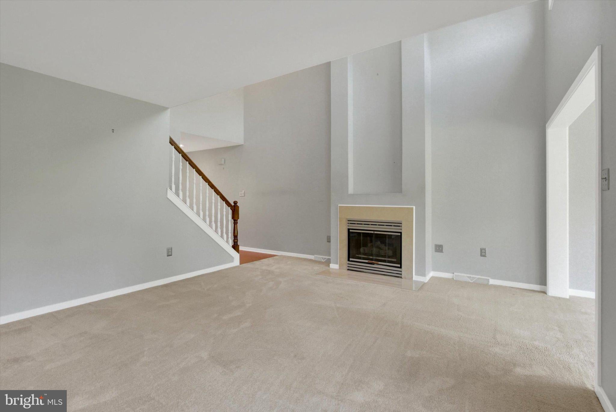 2563 FAIRWAY DRIVE 2563