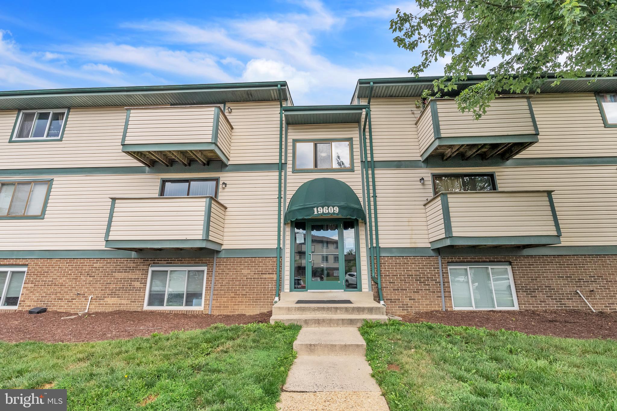 GREENFIELD COMMONS - Residential