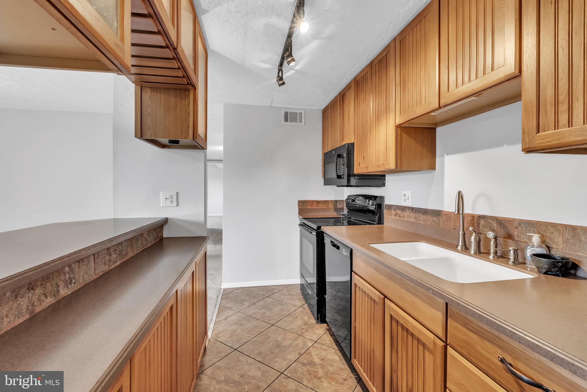 GREENFIELD COMMONS - Residential