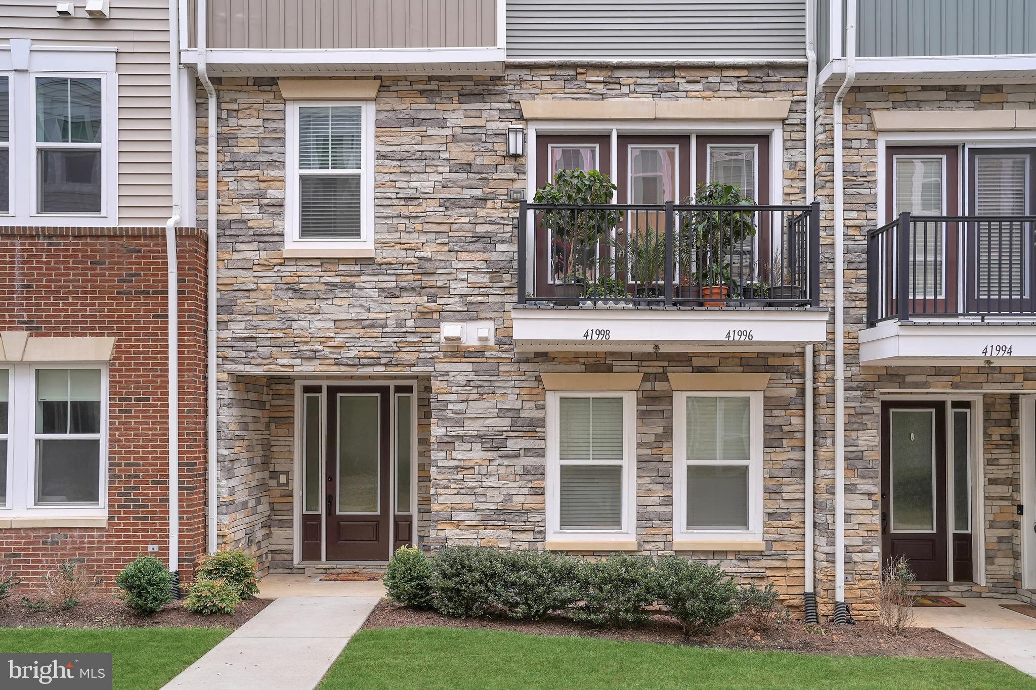 41996 NORA MILL TERRACE