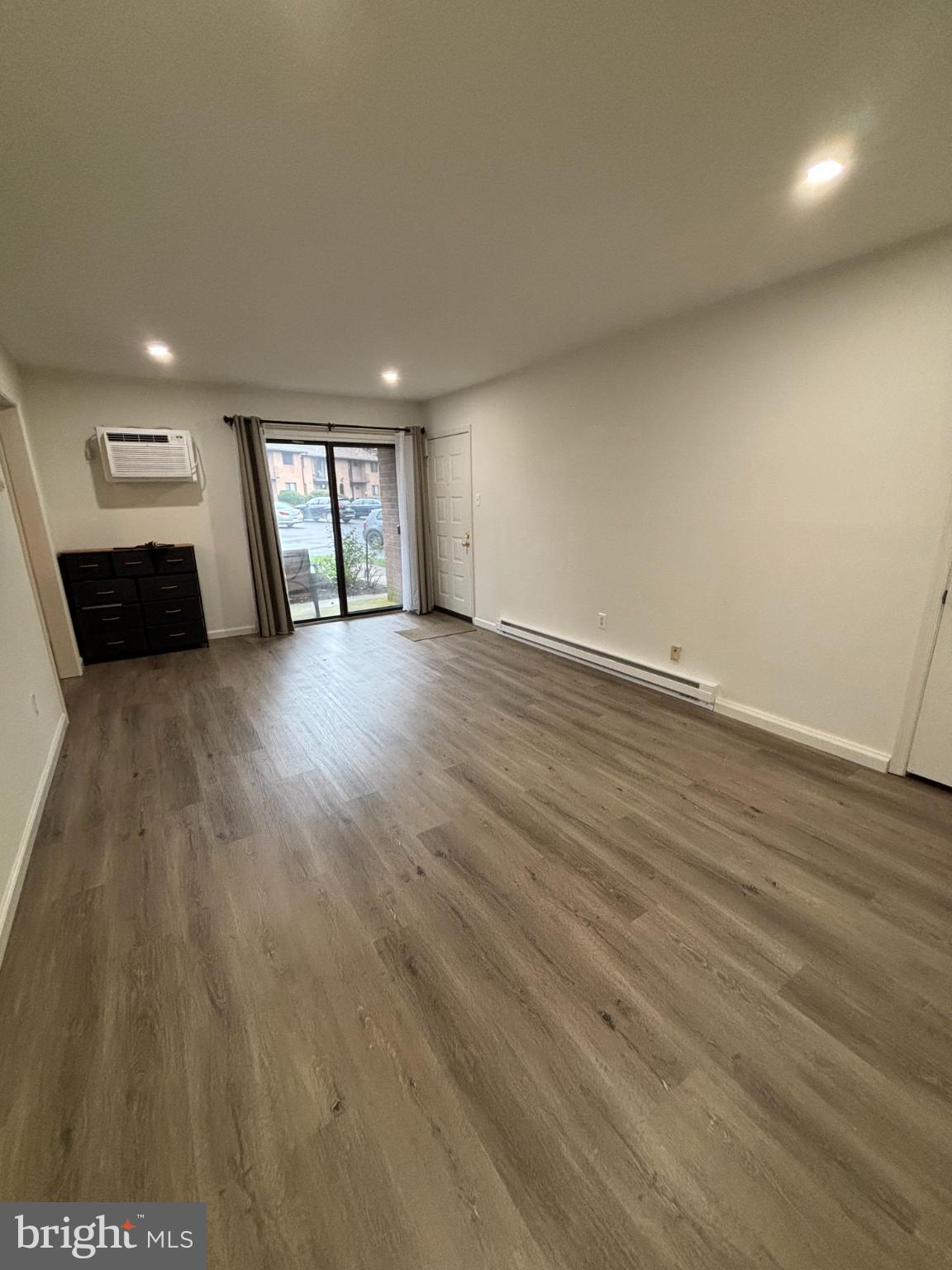 DOYLESTOWN COMMONS - Residential Lease