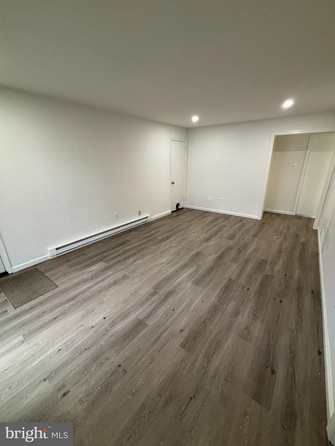 DOYLESTOWN COMMONS - Residential Lease