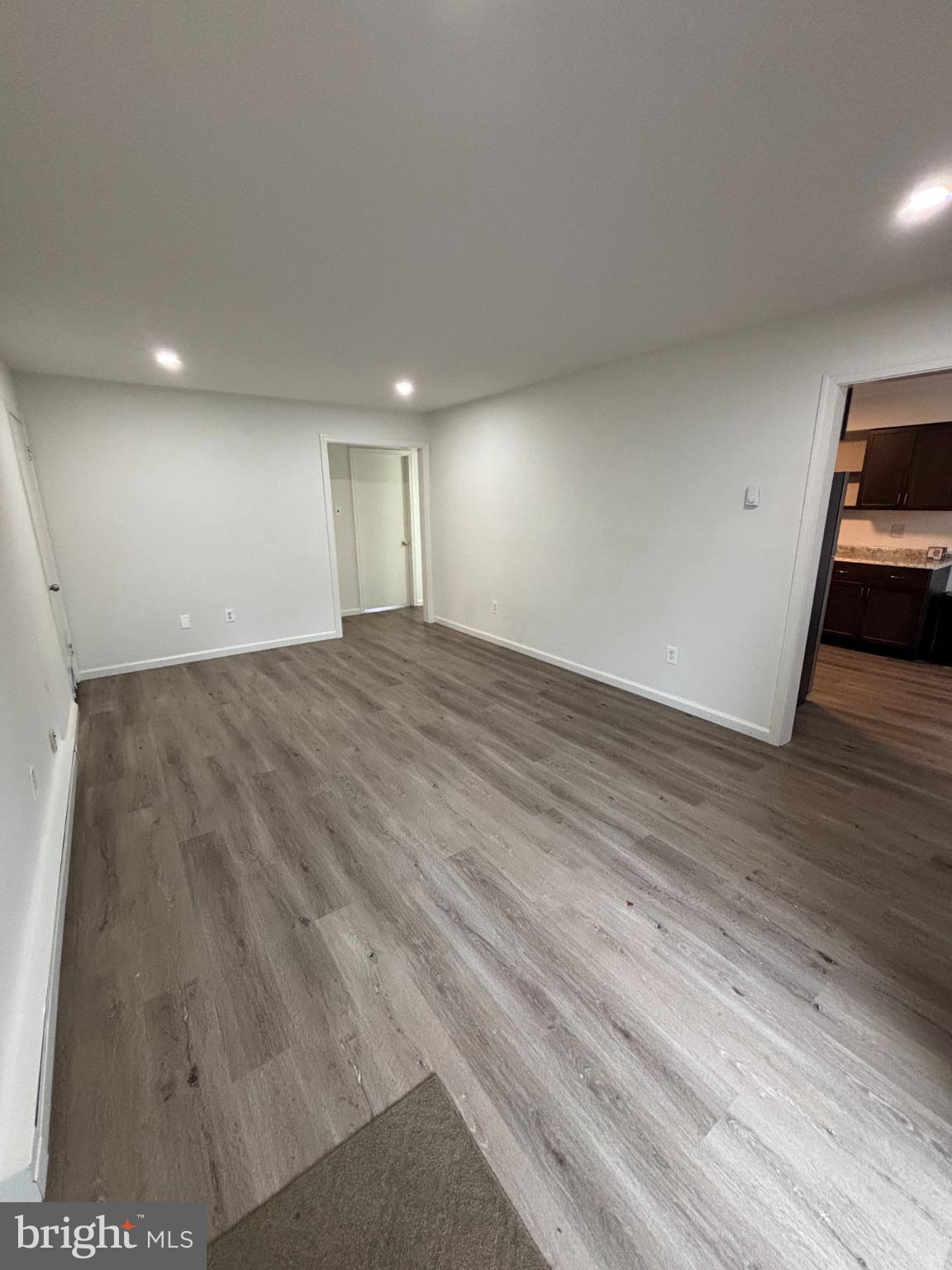 DOYLESTOWN COMMONS - Residential Lease