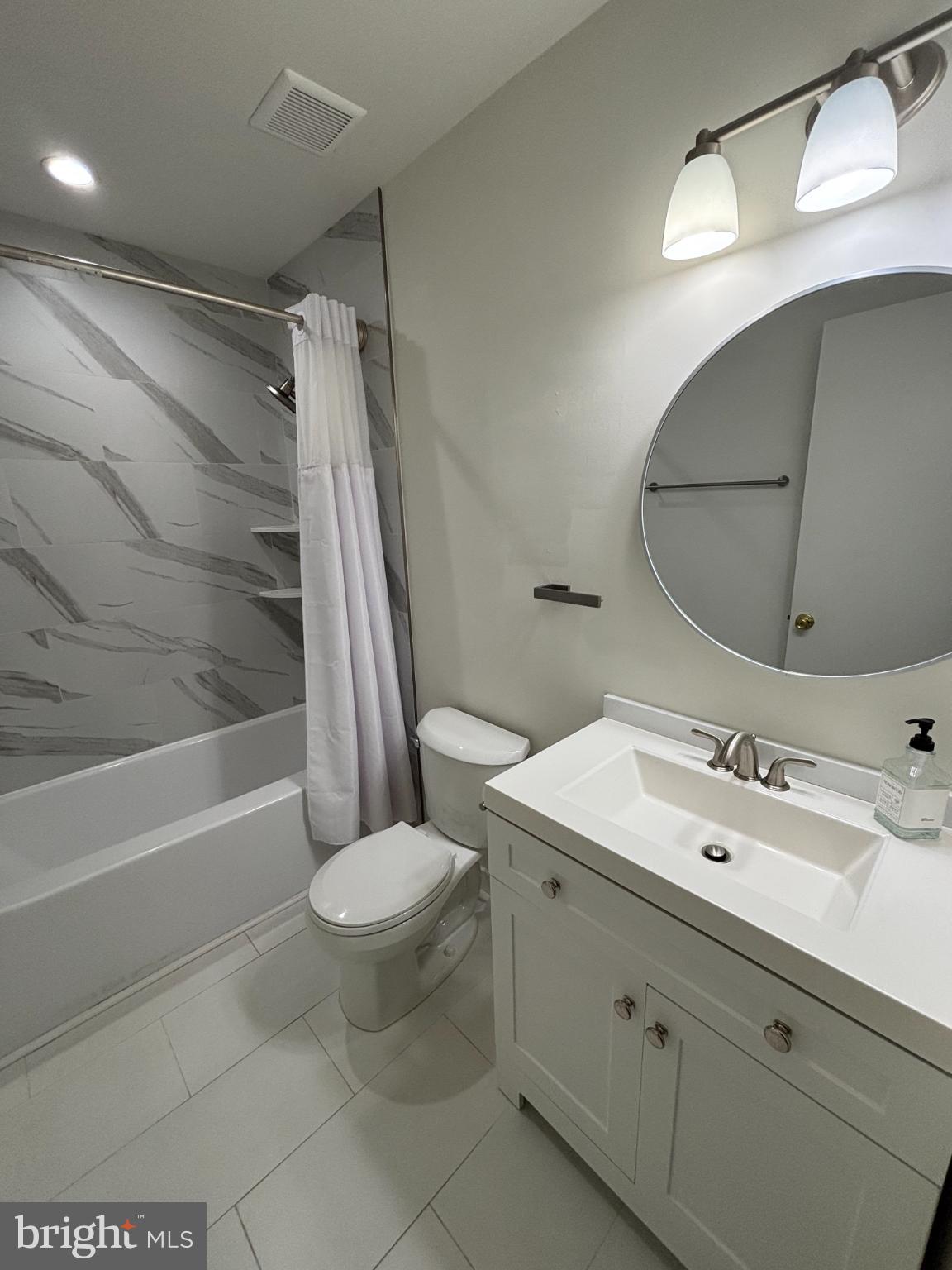 DOYLESTOWN COMMONS - Residential Lease