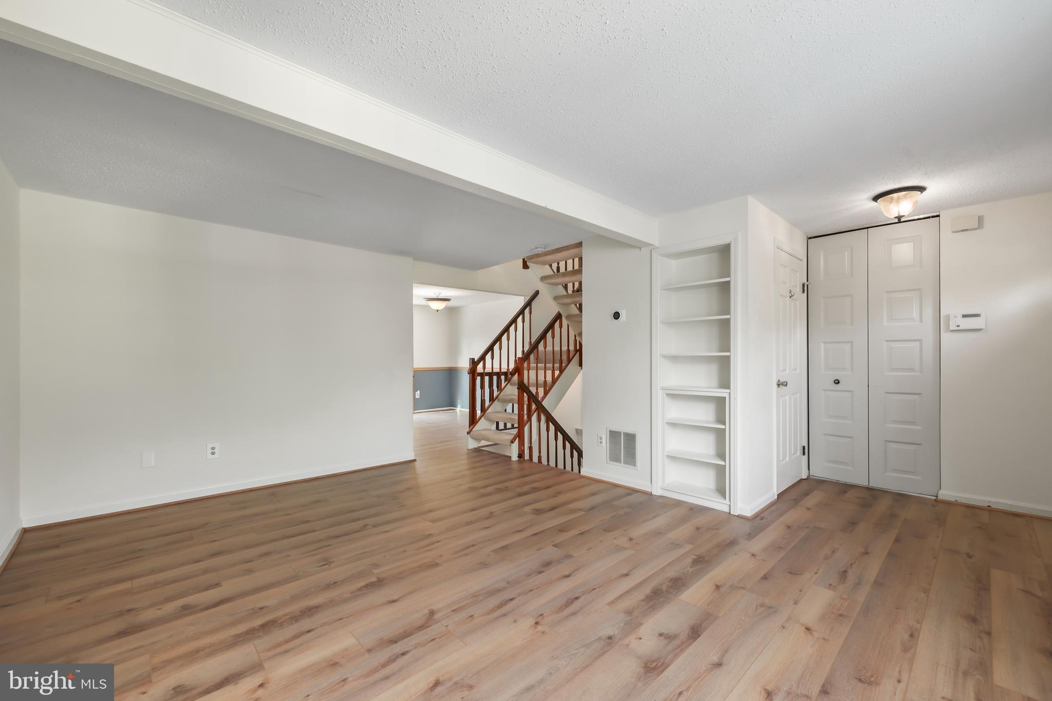 TARTAN VILLAGE - Residential