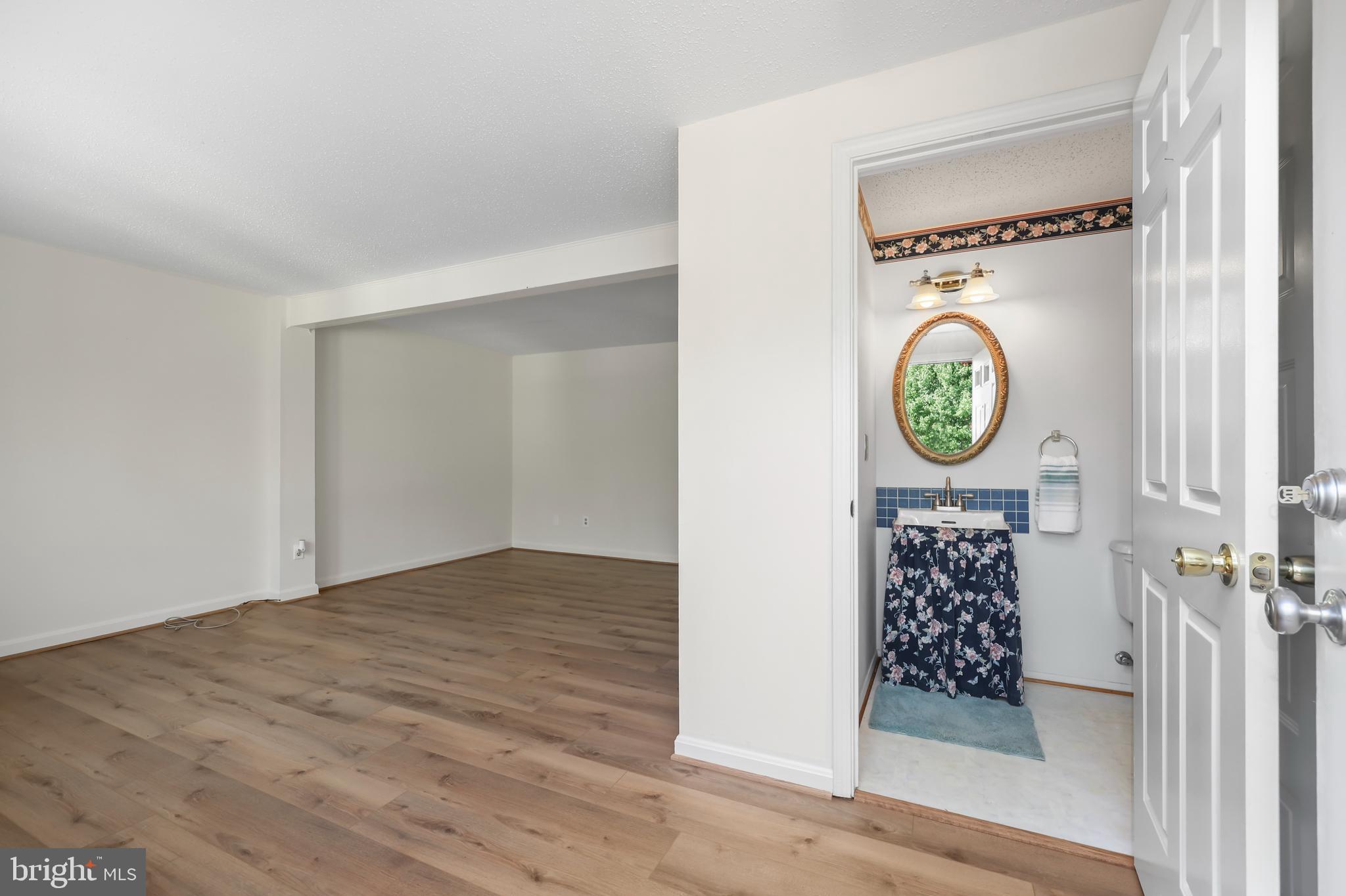 TARTAN VILLAGE - Residential