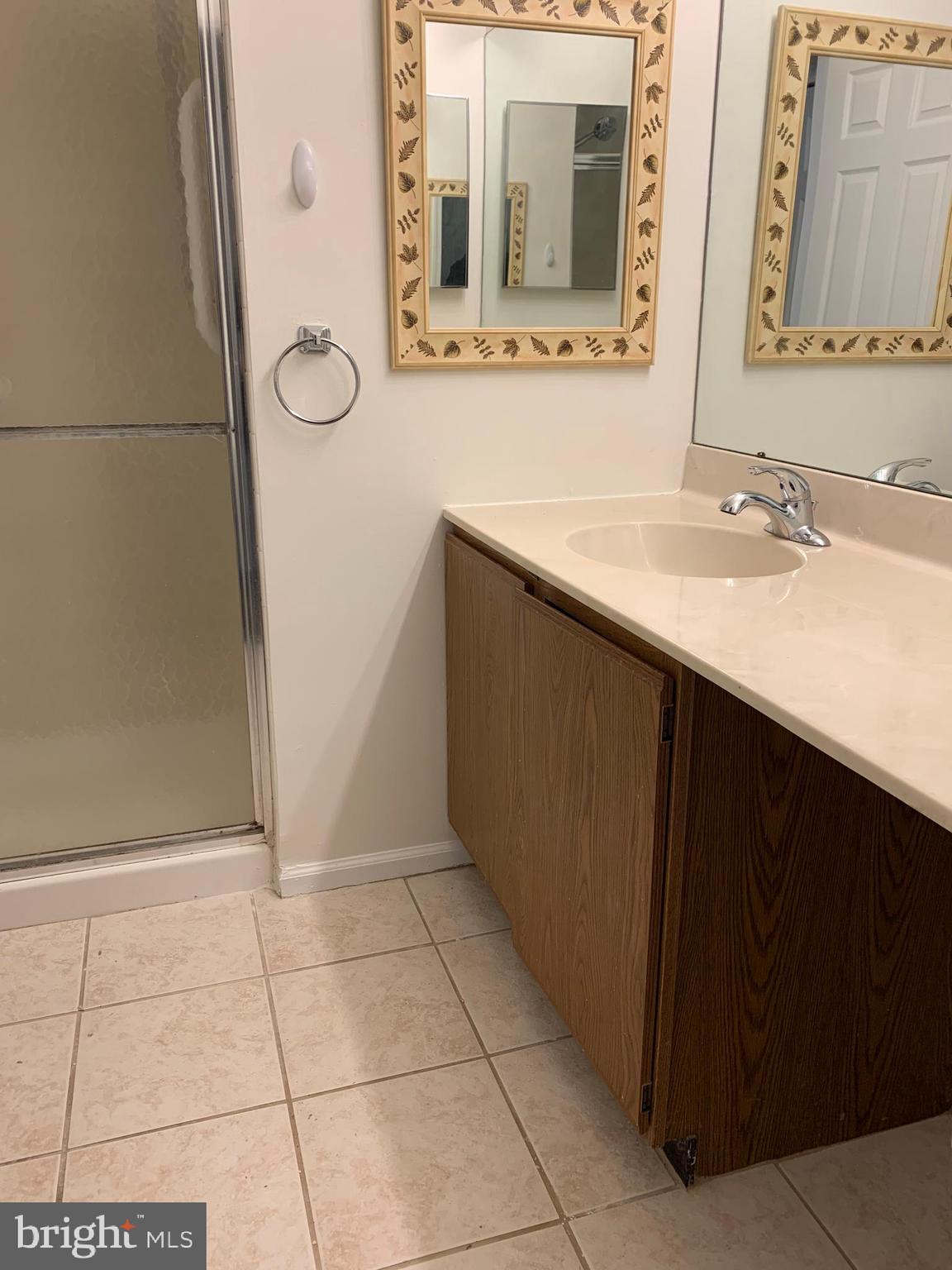 TAMERLANE - Residential Lease