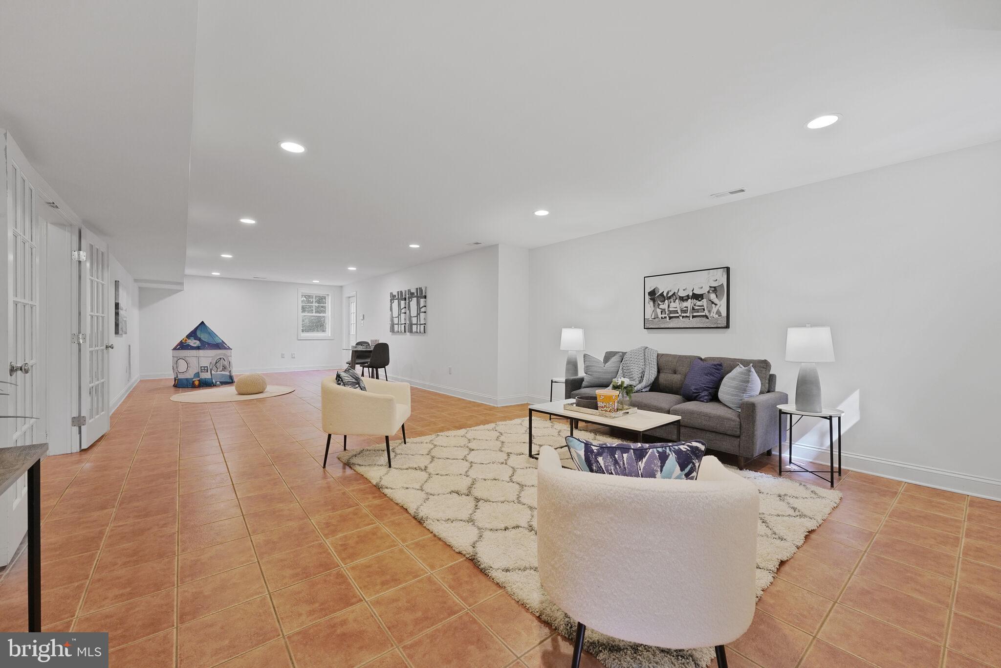 HUNTINGTON TERRACE - Residential