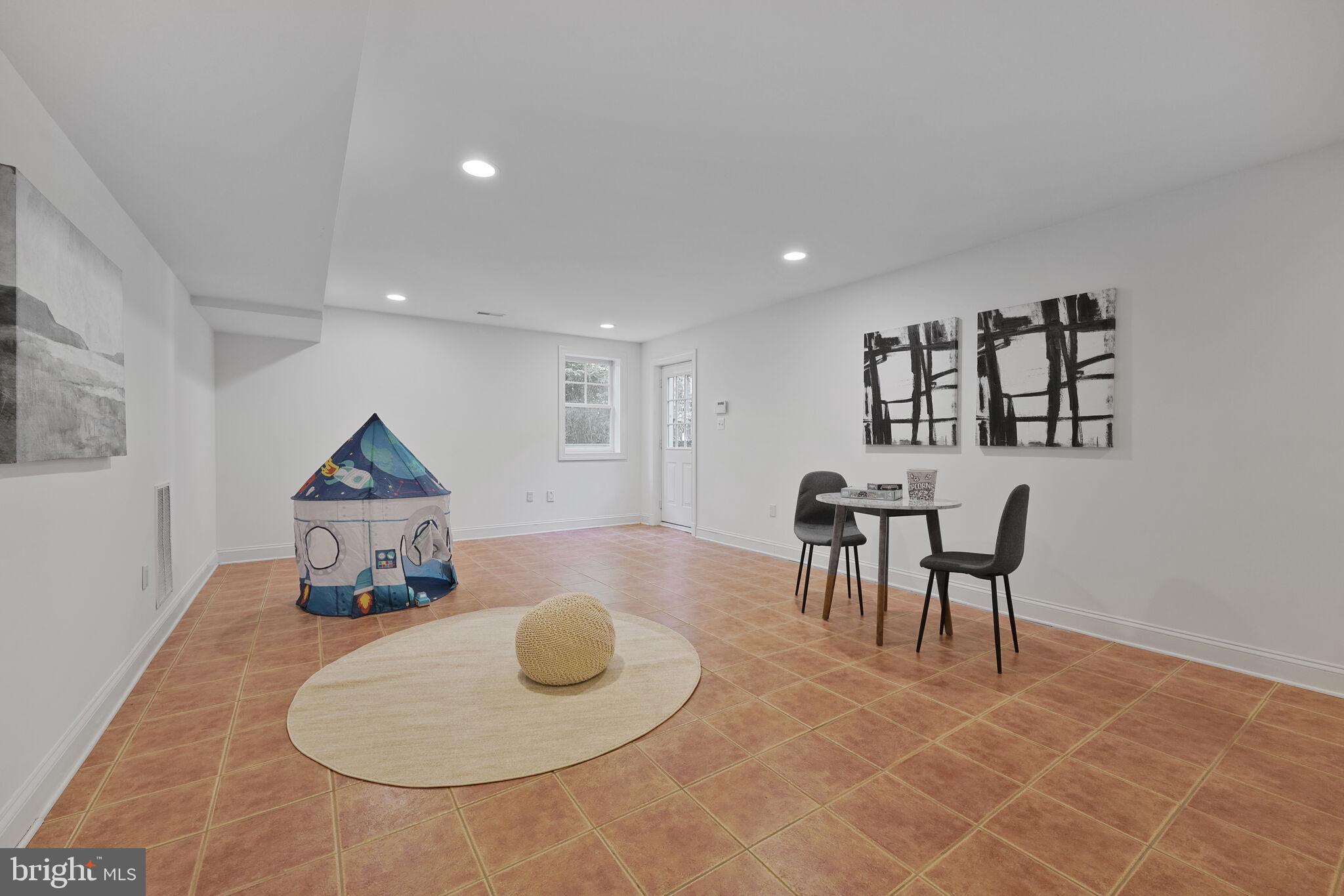 HUNTINGTON TERRACE - Residential