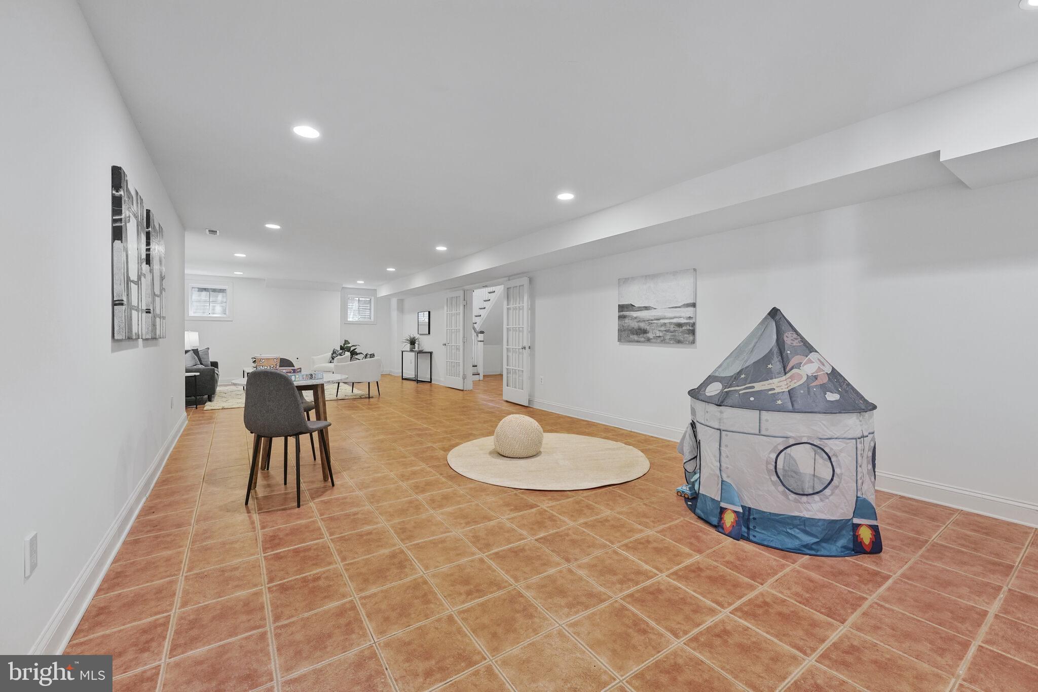 HUNTINGTON TERRACE - Residential