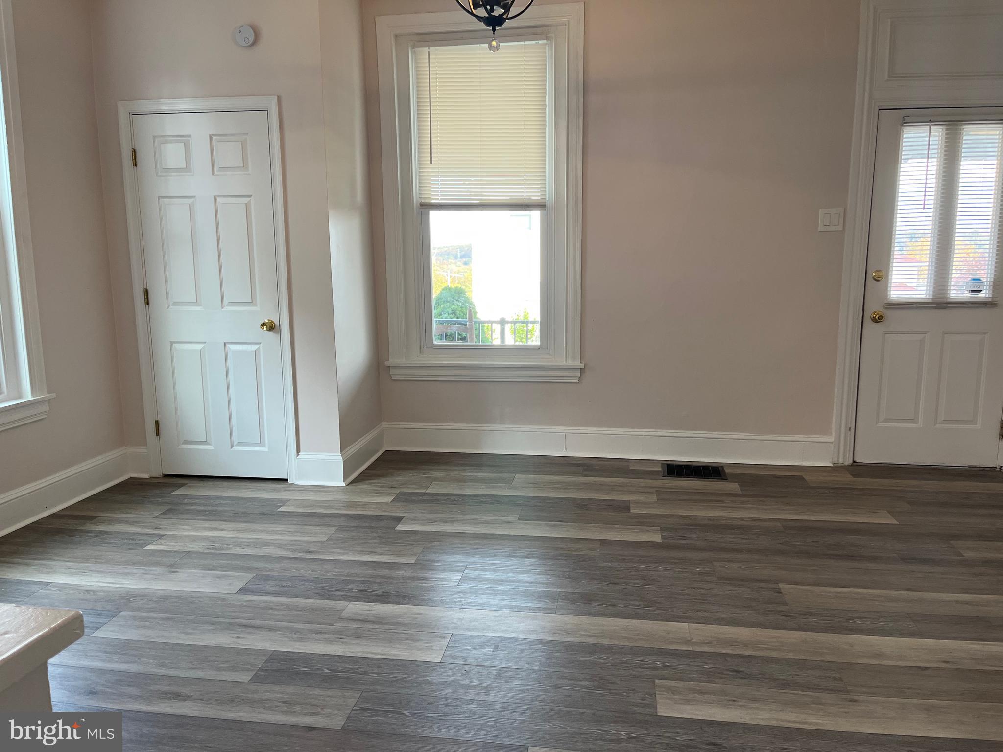 BELMONT HILLS - Residential Lease