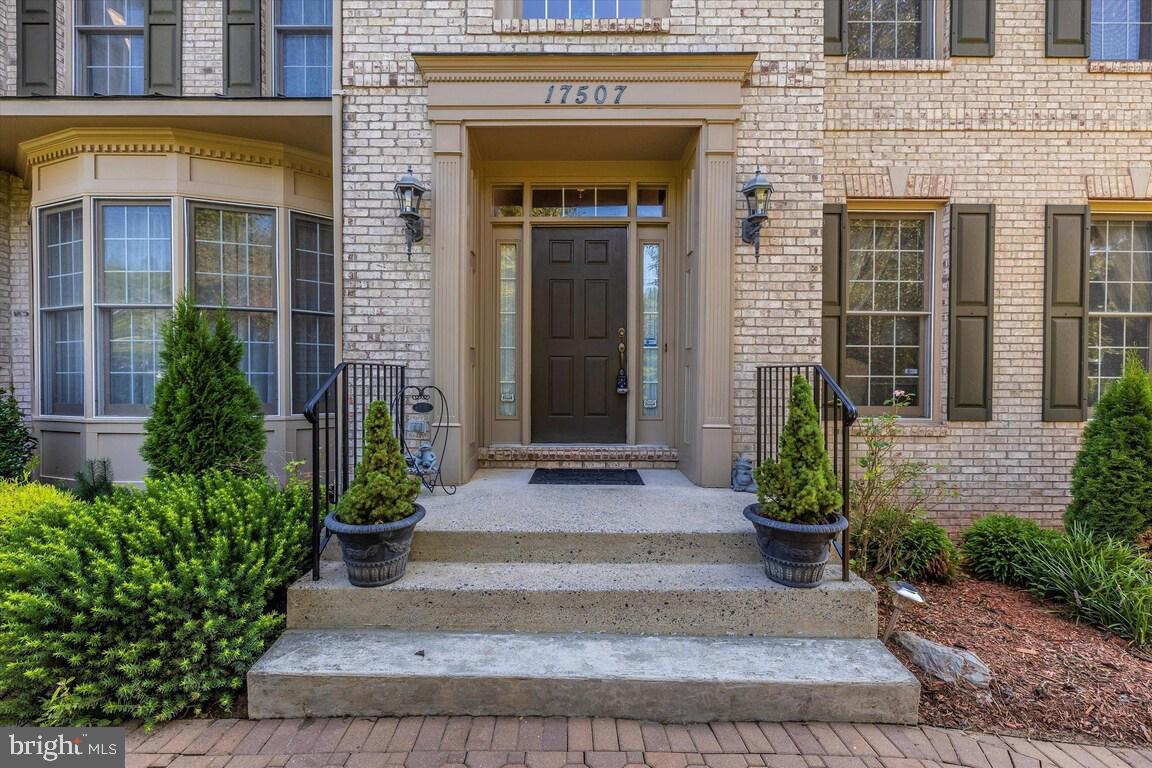 BROWNSTOWN ESTATES - Residential