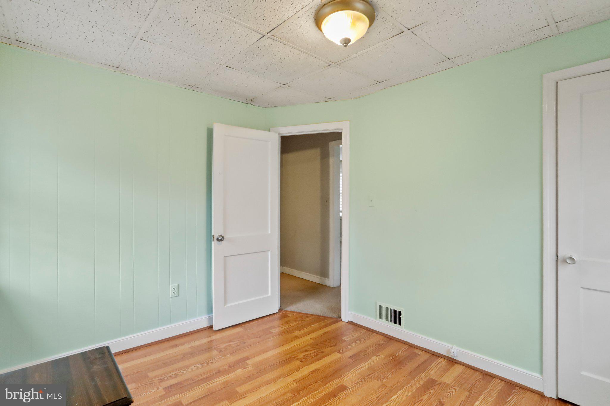 GLENMONT FOREST - Residential