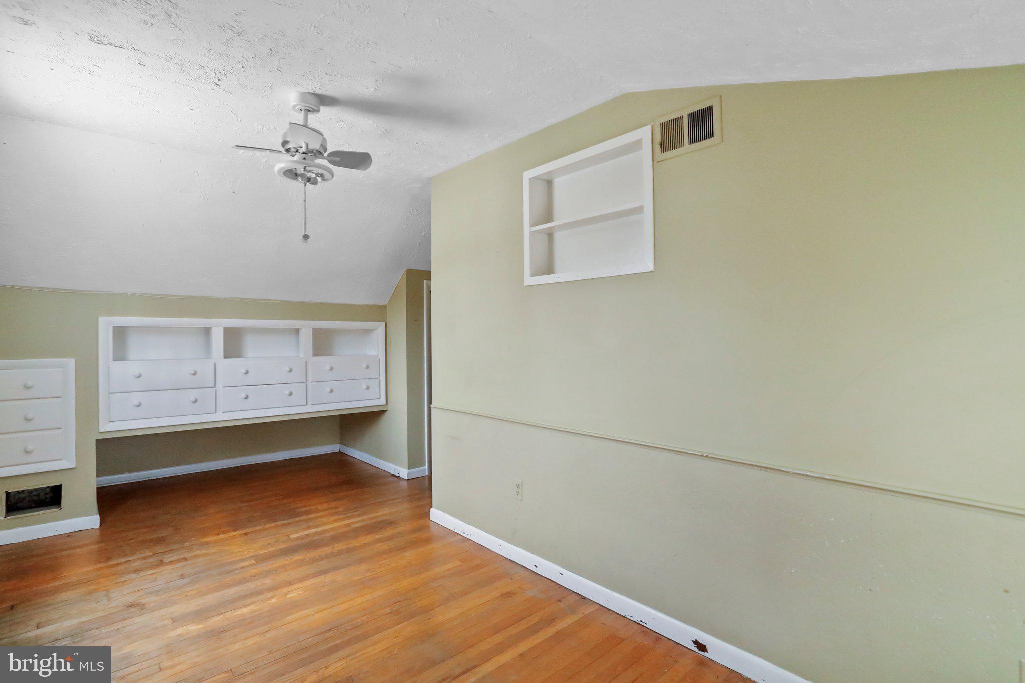 GLENMONT FOREST - Residential