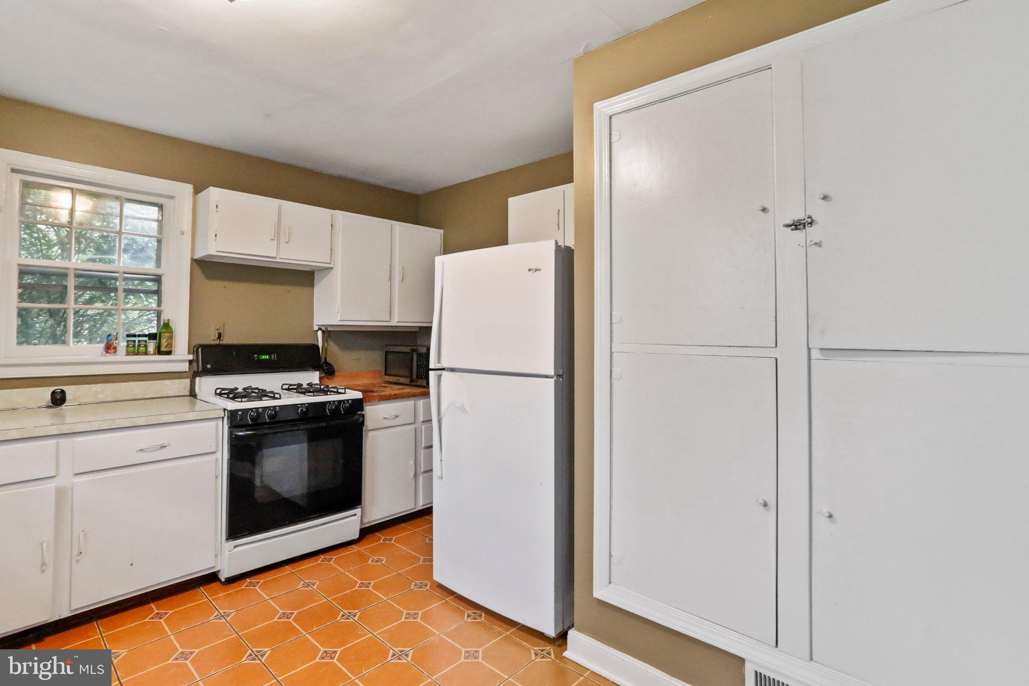 GLENMONT FOREST - Residential