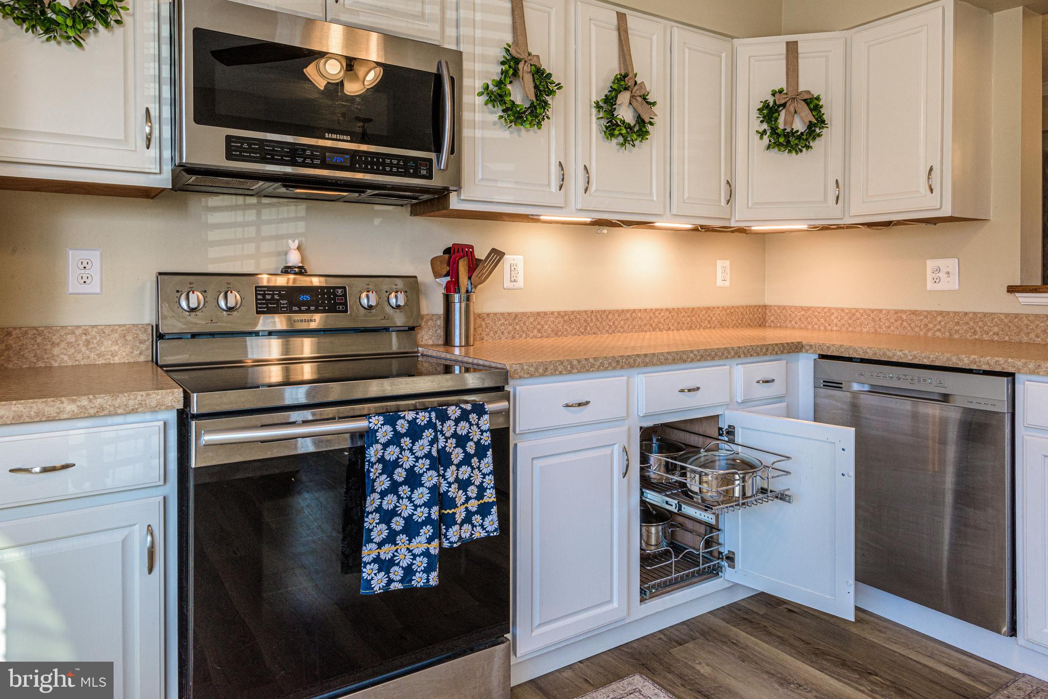 FURNACE HILLS - Residential