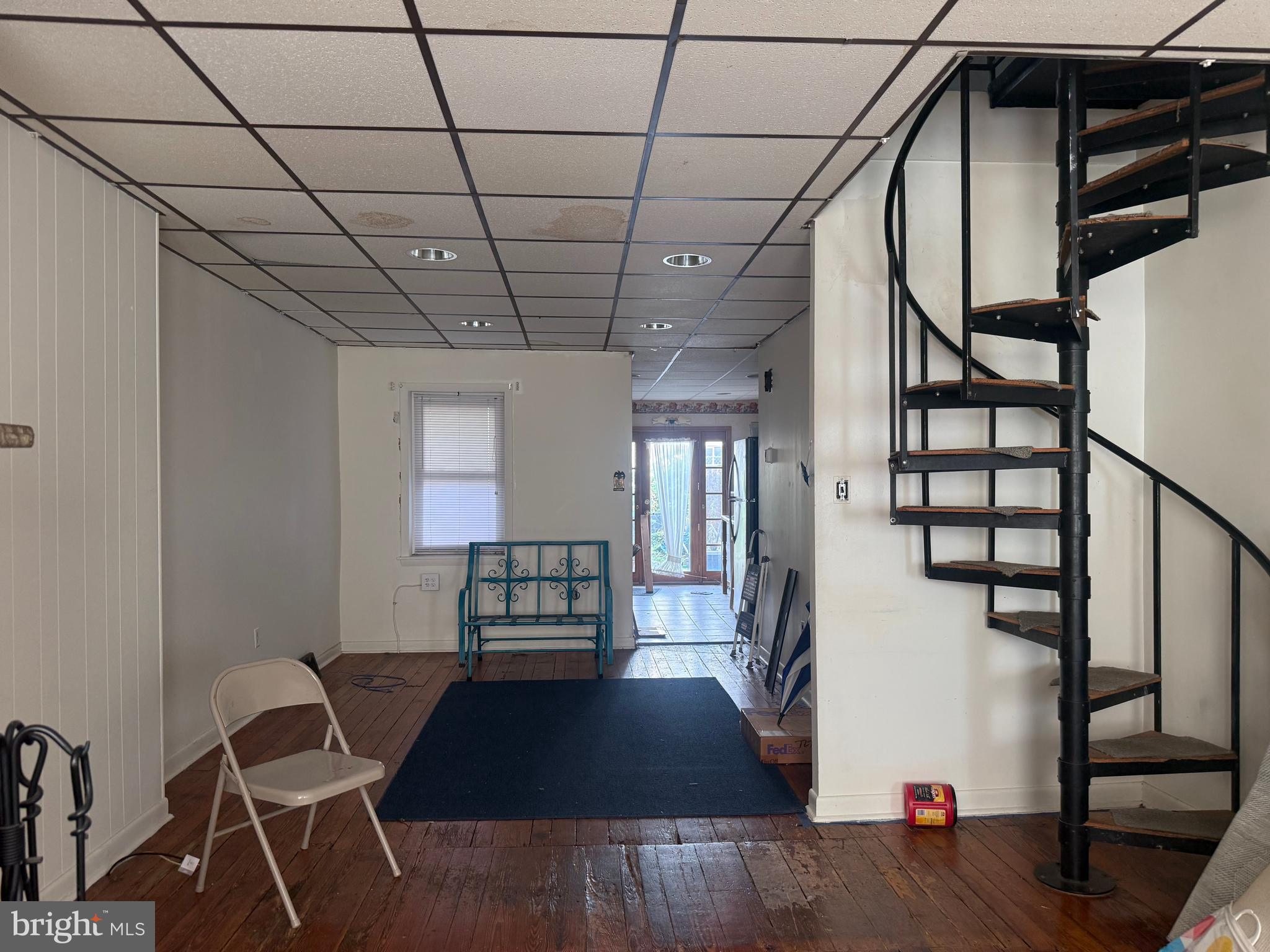 2328 E HAGERT STREET