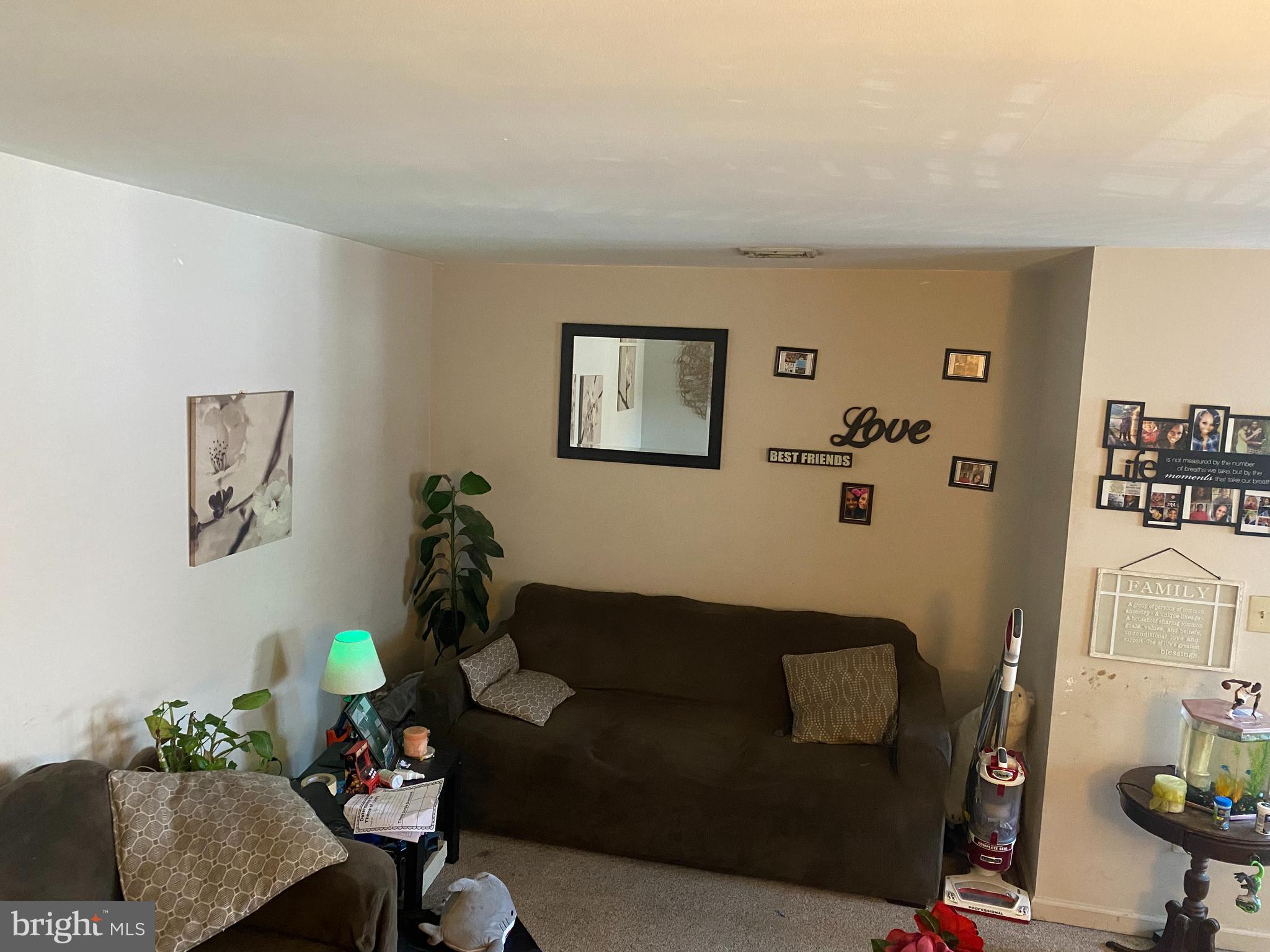 PORTLAND COURT - Residential