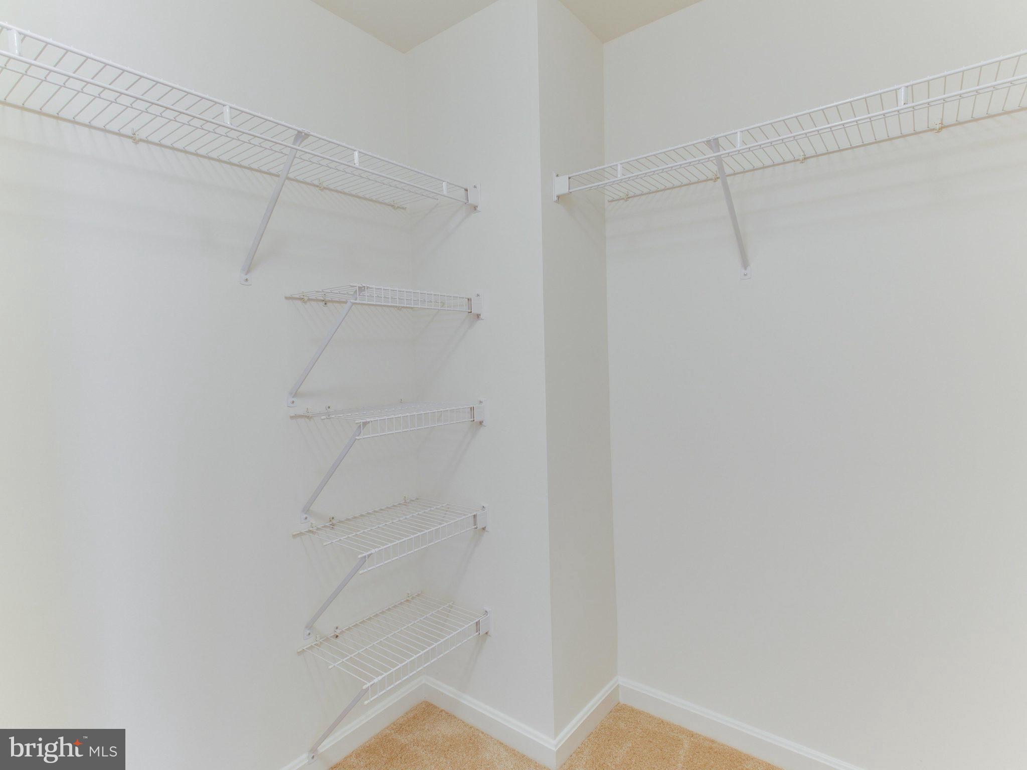 LEXINGTON SQUARE - Residential