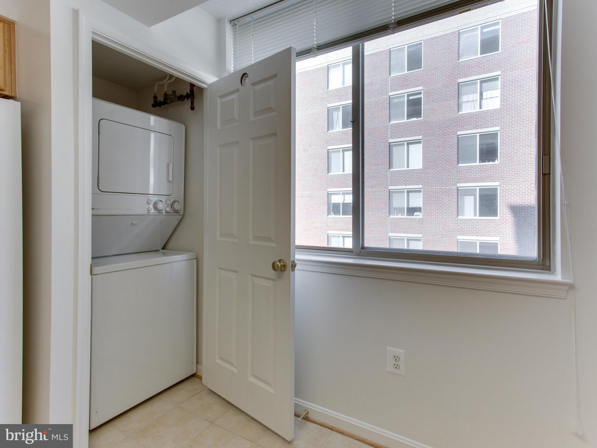 LEXINGTON SQUARE - Residential