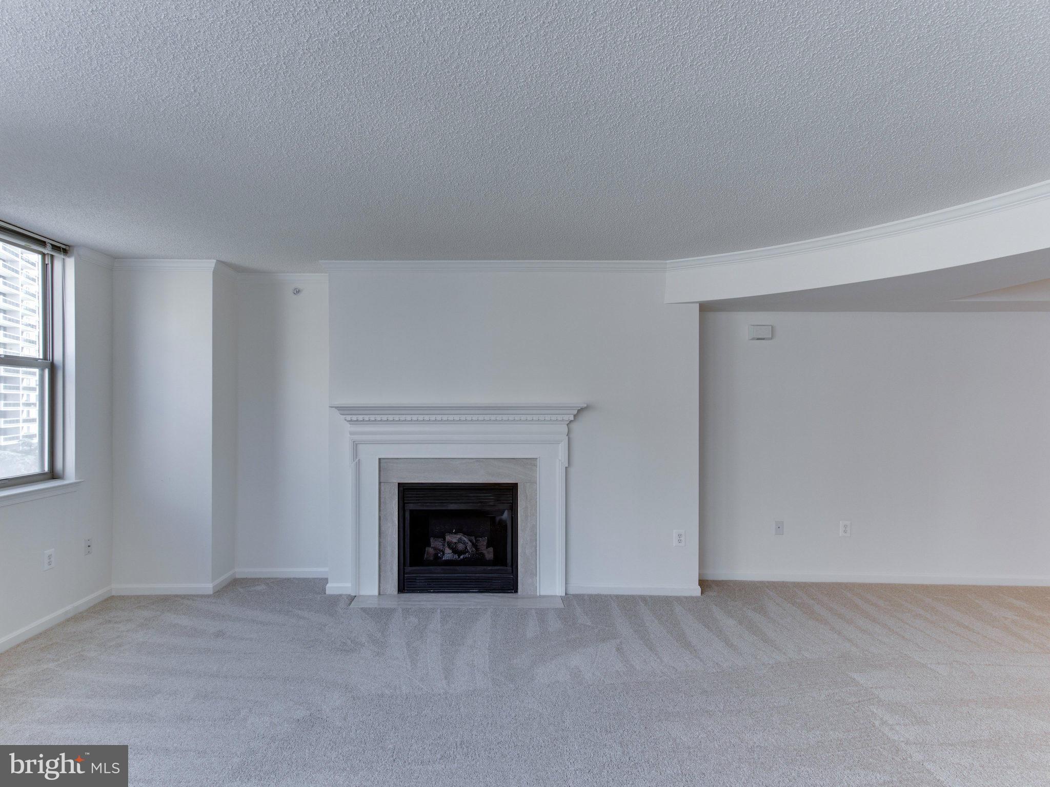 LEXINGTON SQUARE - Residential