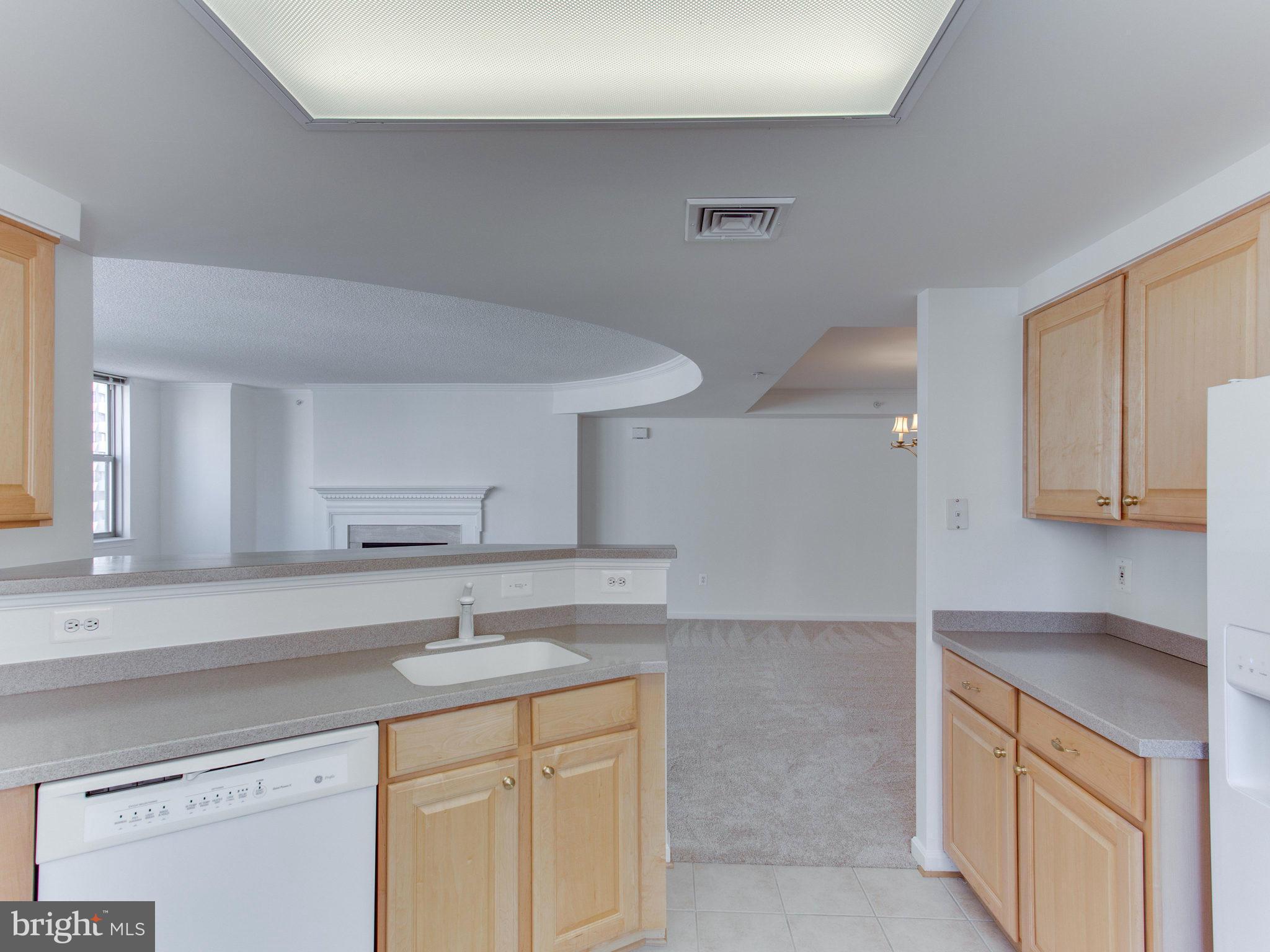 LEXINGTON SQUARE - Residential