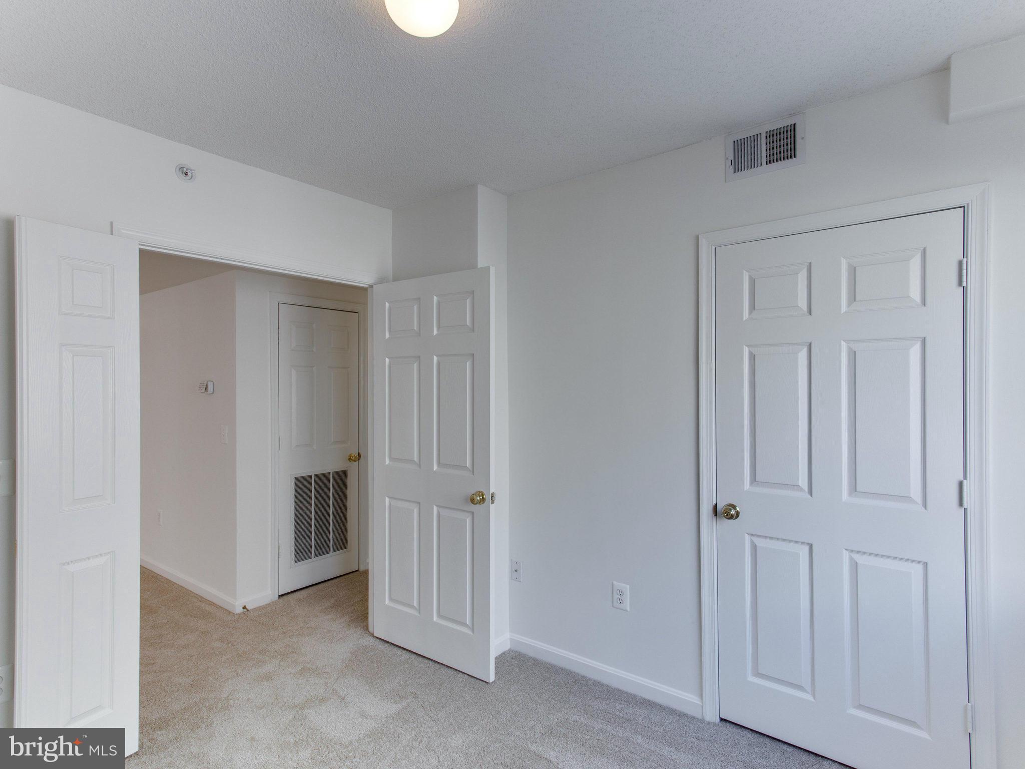 LEXINGTON SQUARE - Residential