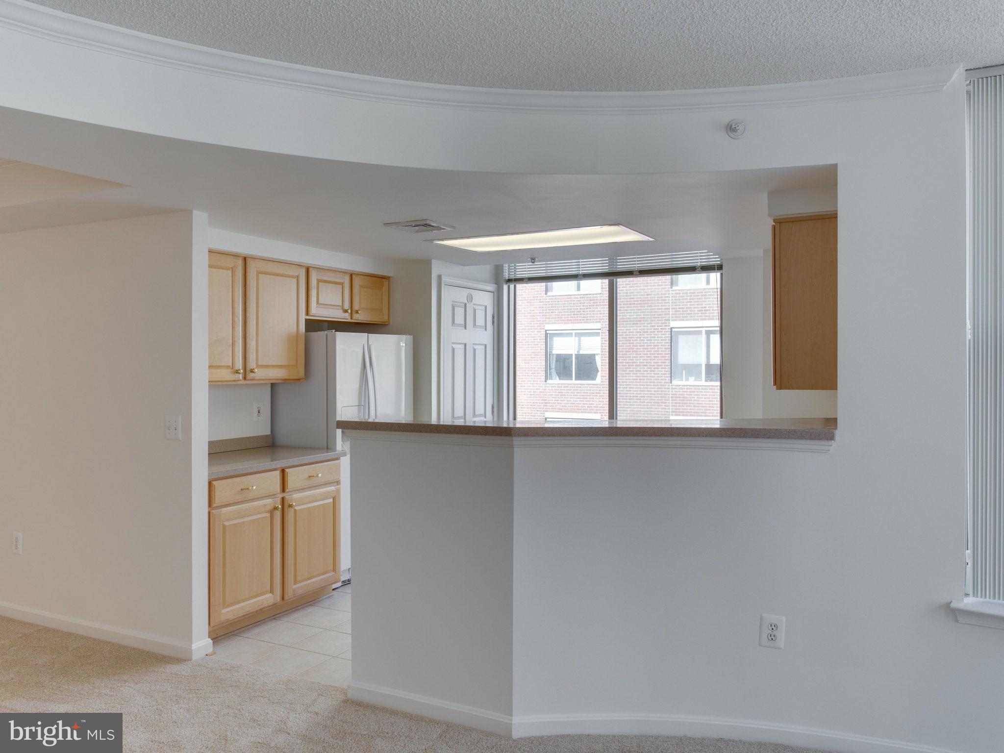 LEXINGTON SQUARE - Residential