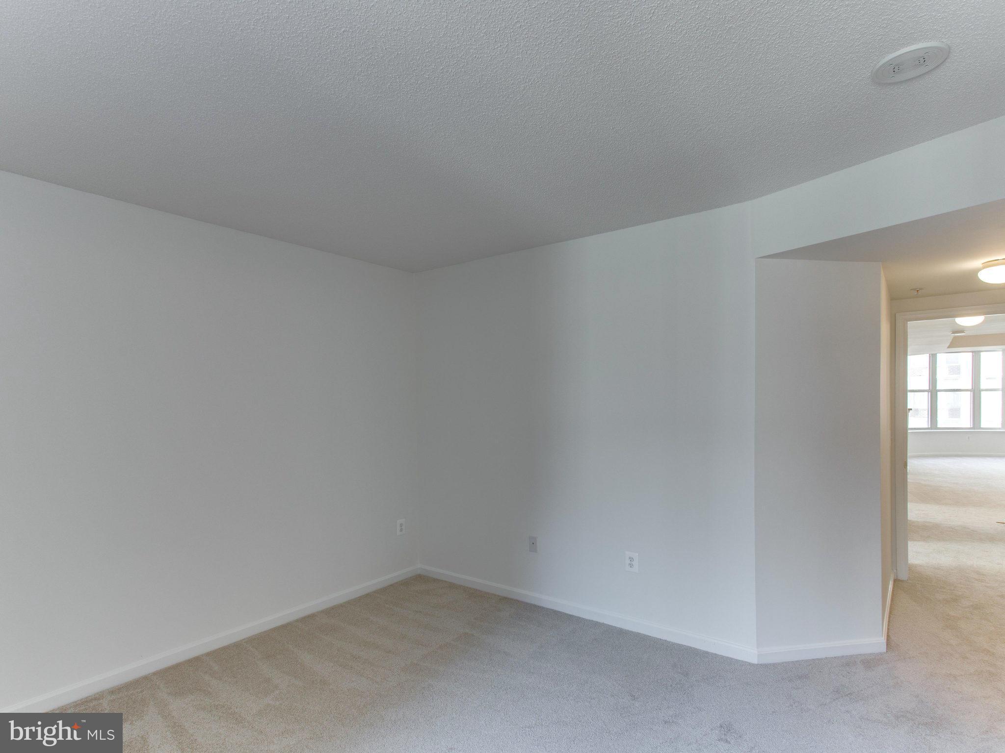 LEXINGTON SQUARE - Residential