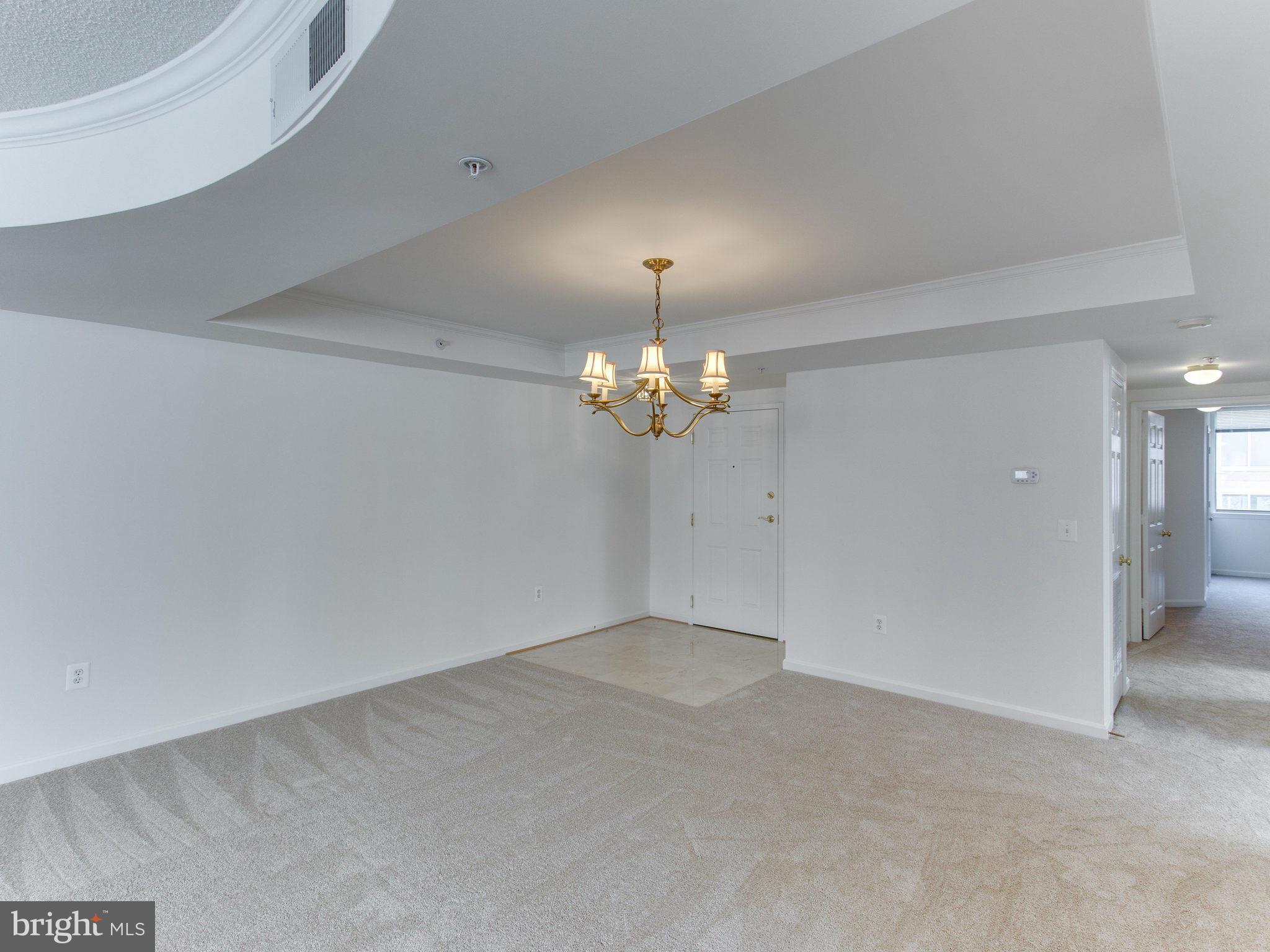 LEXINGTON SQUARE - Residential