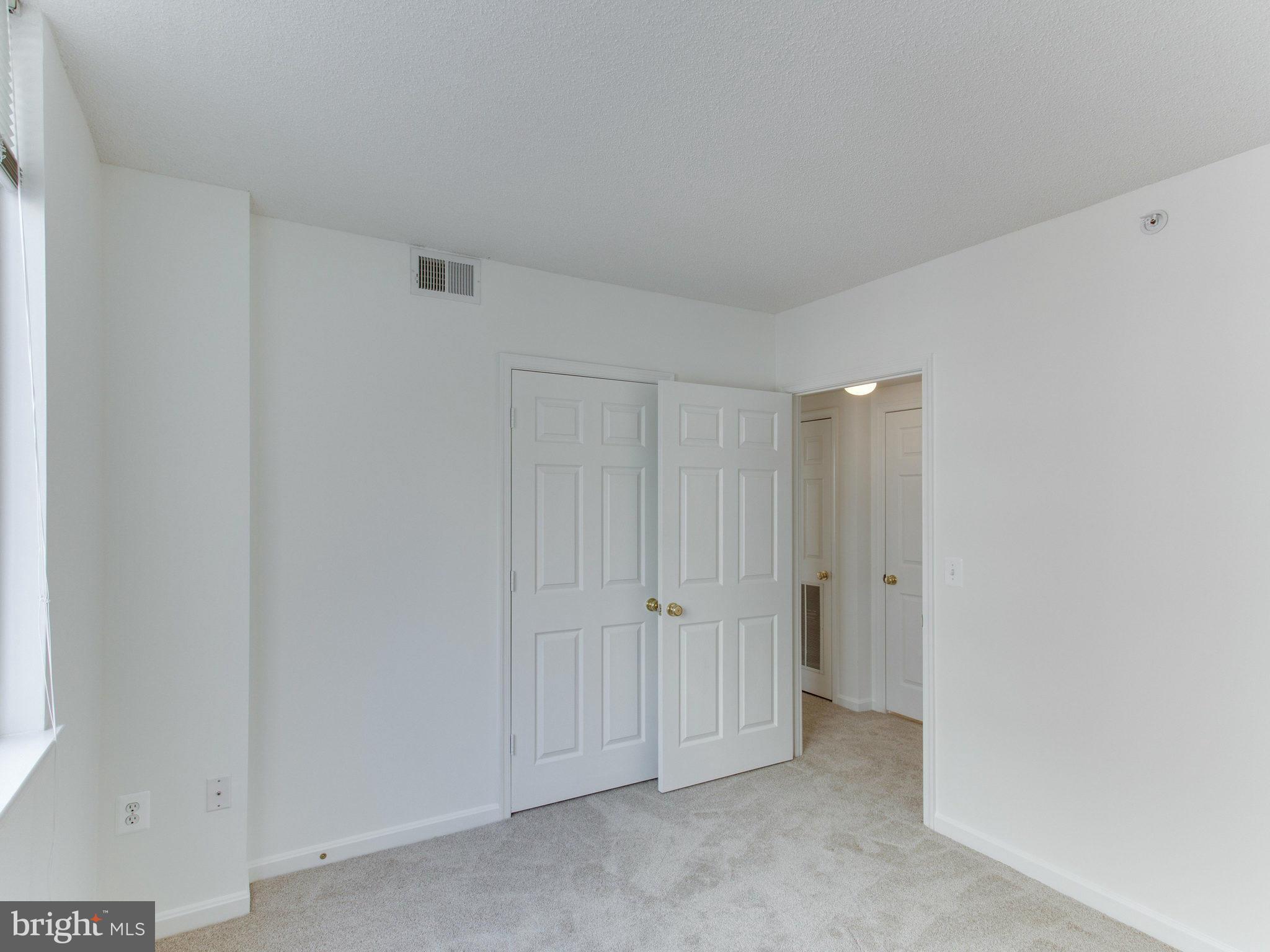 LEXINGTON SQUARE - Residential