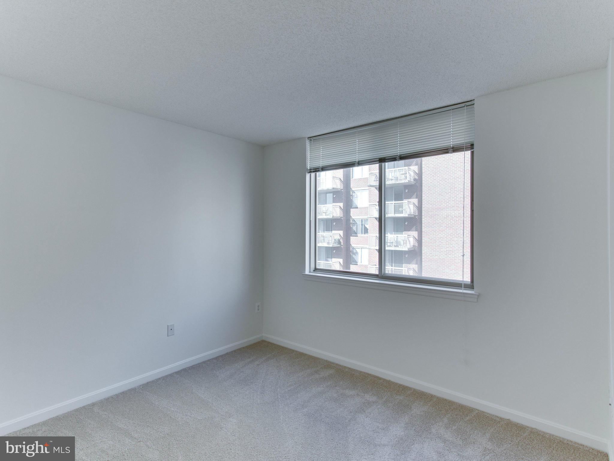 LEXINGTON SQUARE - Residential